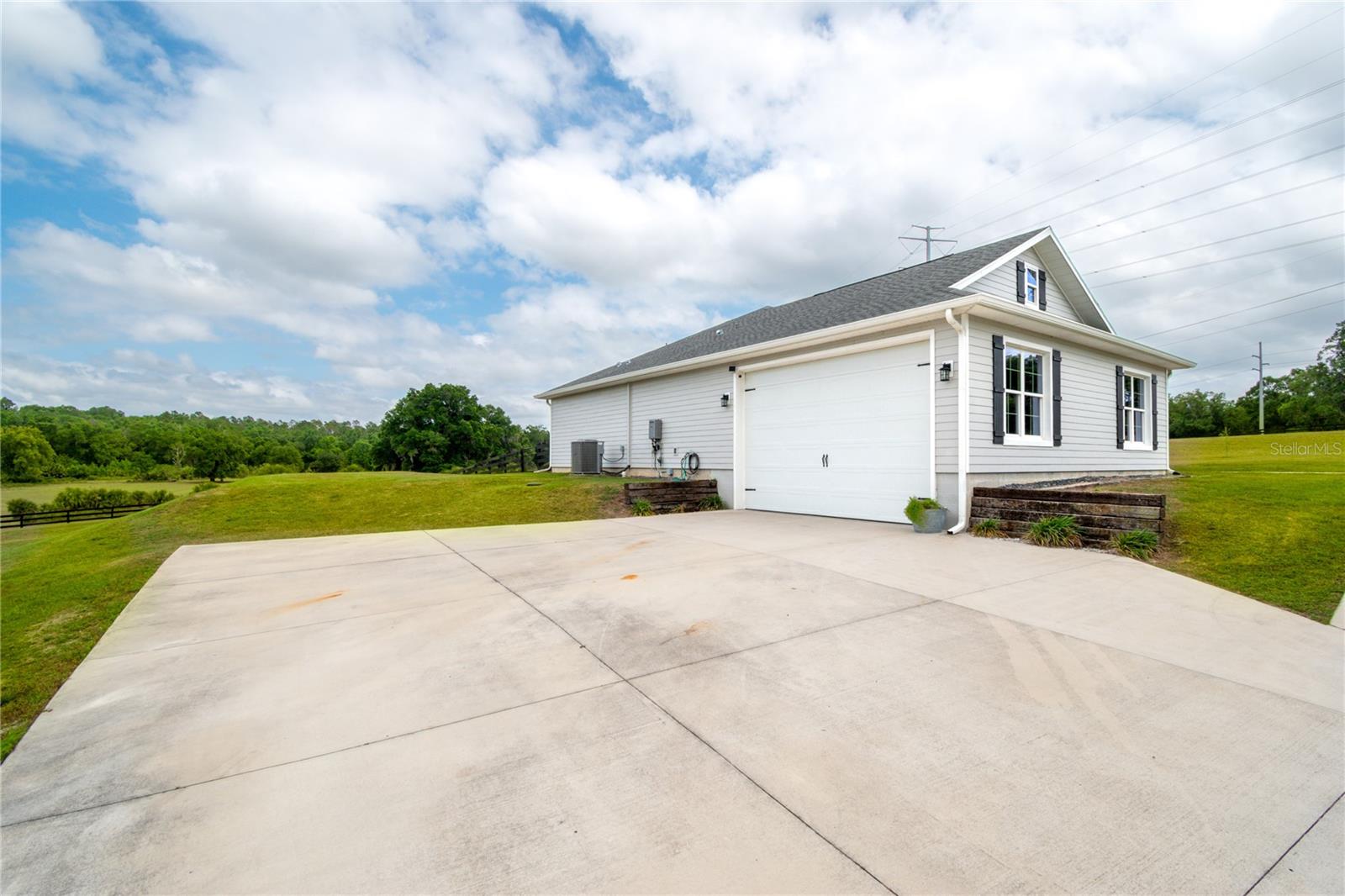 EQUESTRIAN SPRINGS - Residential