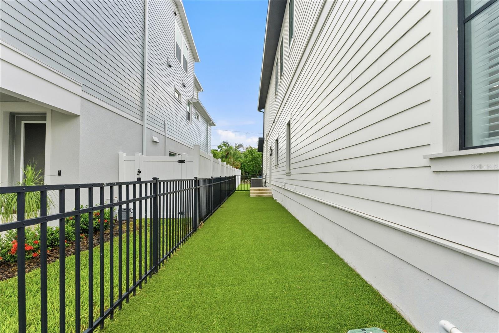 MAC FARLANE HUGH C SUB - Residential