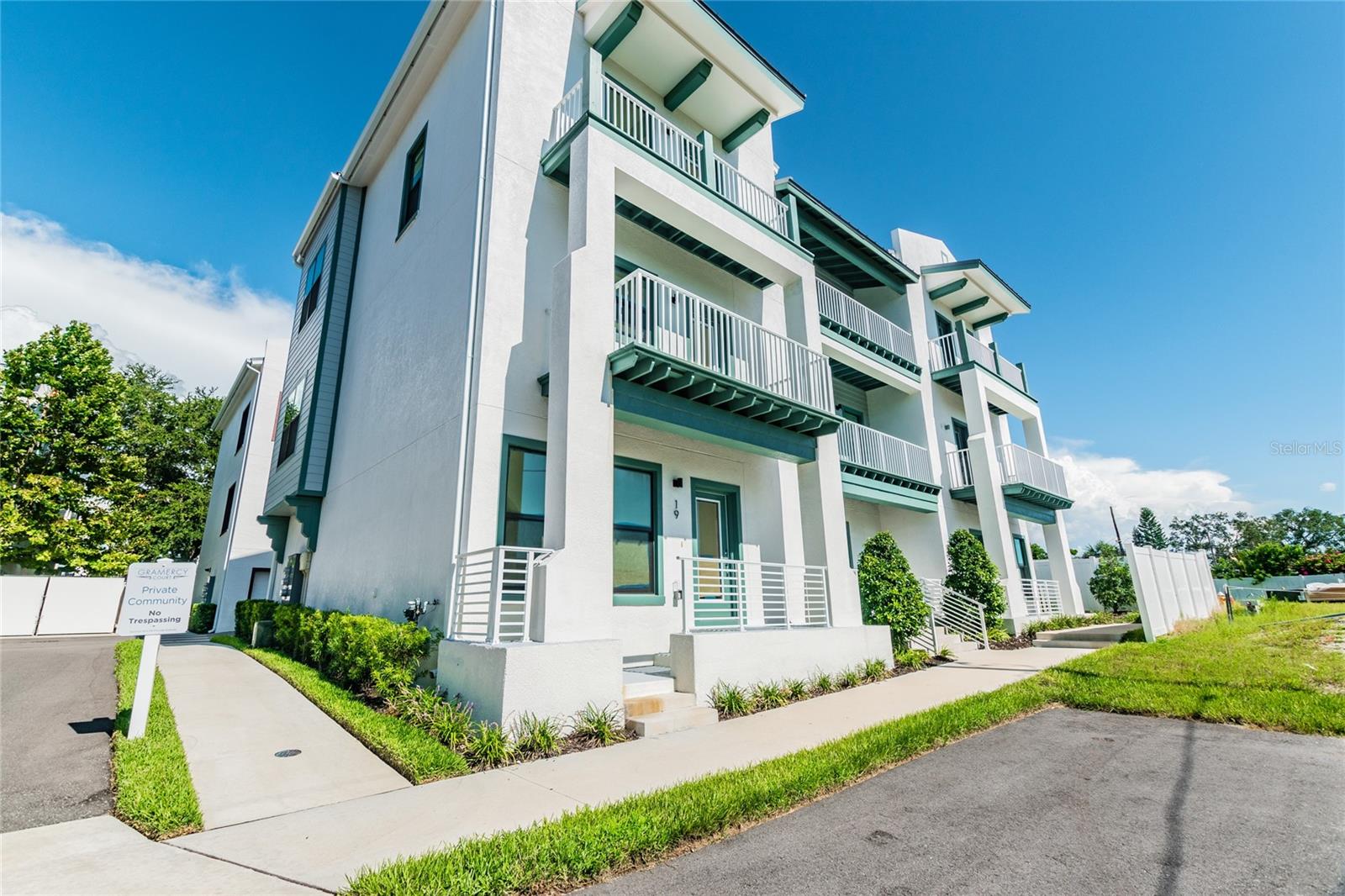 HIGHLAND TWNHMS - Residential Lease