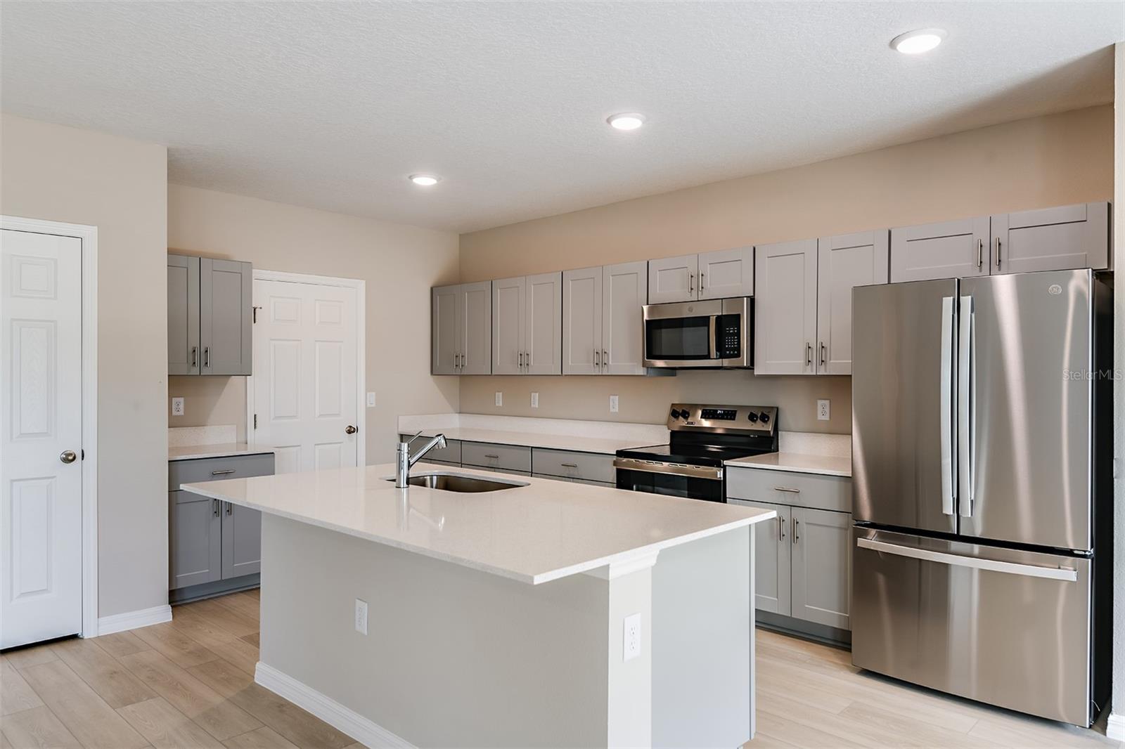 PASADENA RIDGE - Residential