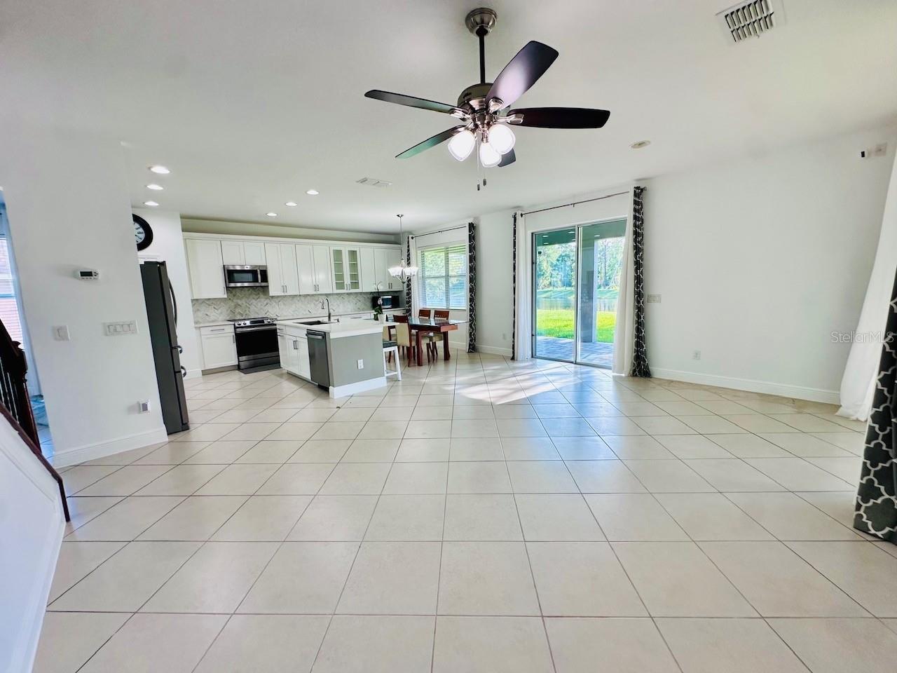 COUNTRYWALK #4 & 5 PH 1 & 2 - Residential Lease