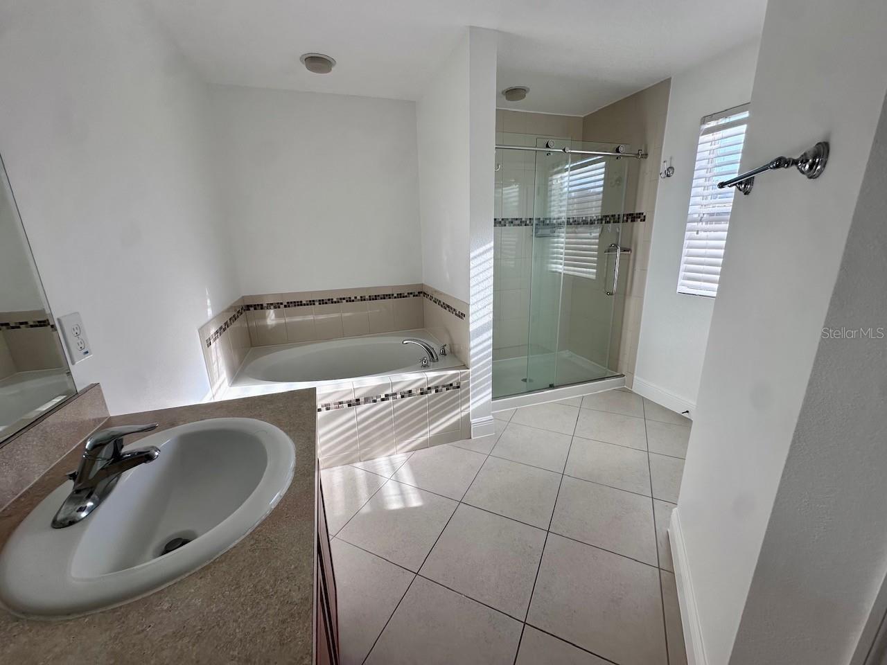 COUNTRYWALK #4 & 5 PH 1 & 2 - Residential Lease