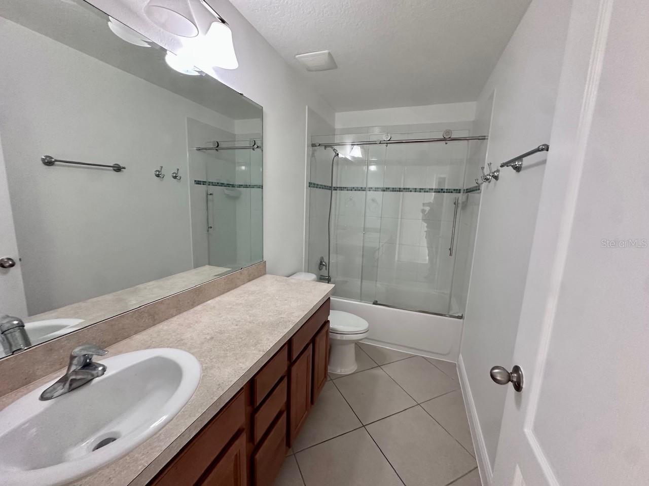 COUNTRYWALK #4 & 5 PH 1 & 2 - Residential Lease