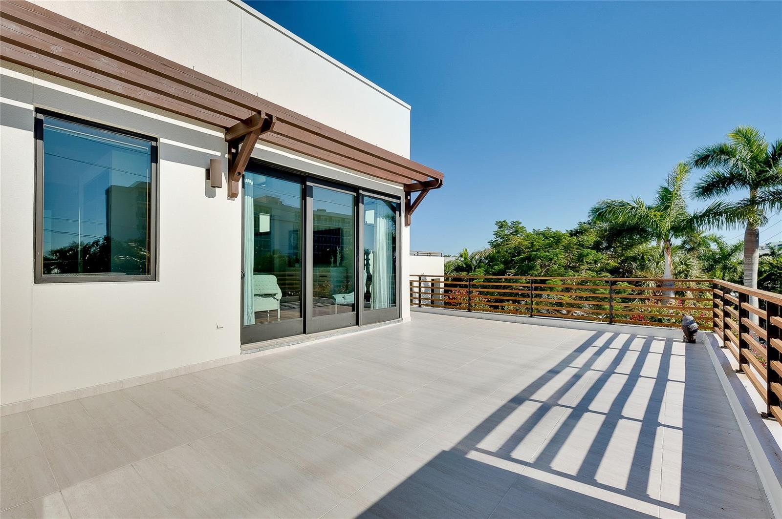 LIDO BEACH - Residential