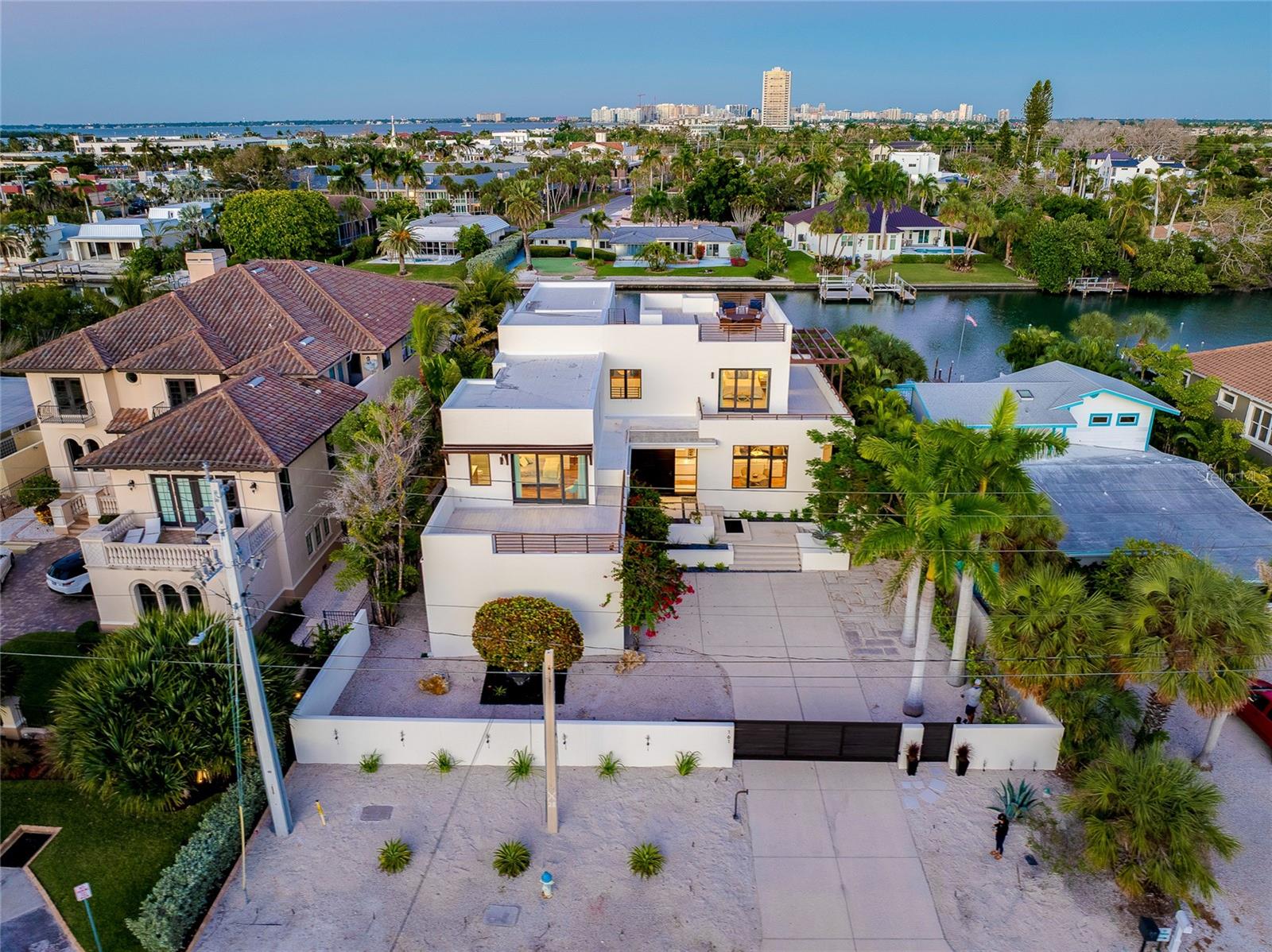 LIDO BEACH - Residential