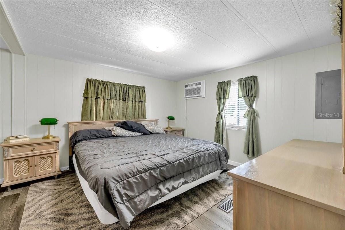 WELLES PARK - Residential
