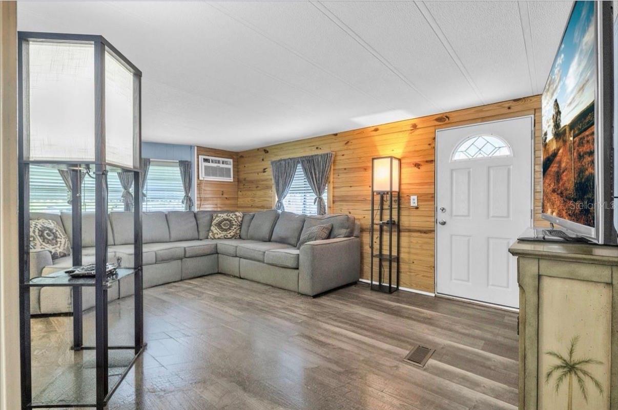 WELLES PARK - Residential