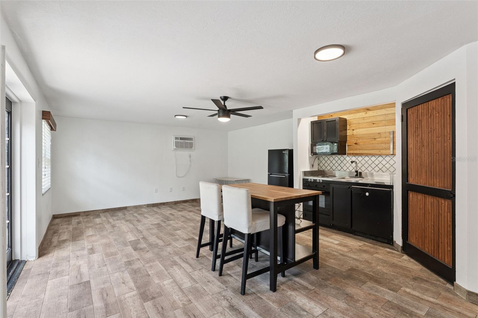 LAKE JESSAMINE - Residential