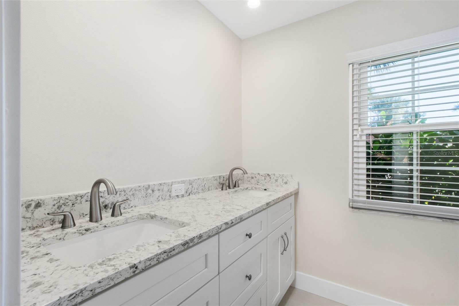 SIESTAS BAYSIDE WATERSIDE EAST - Residential
