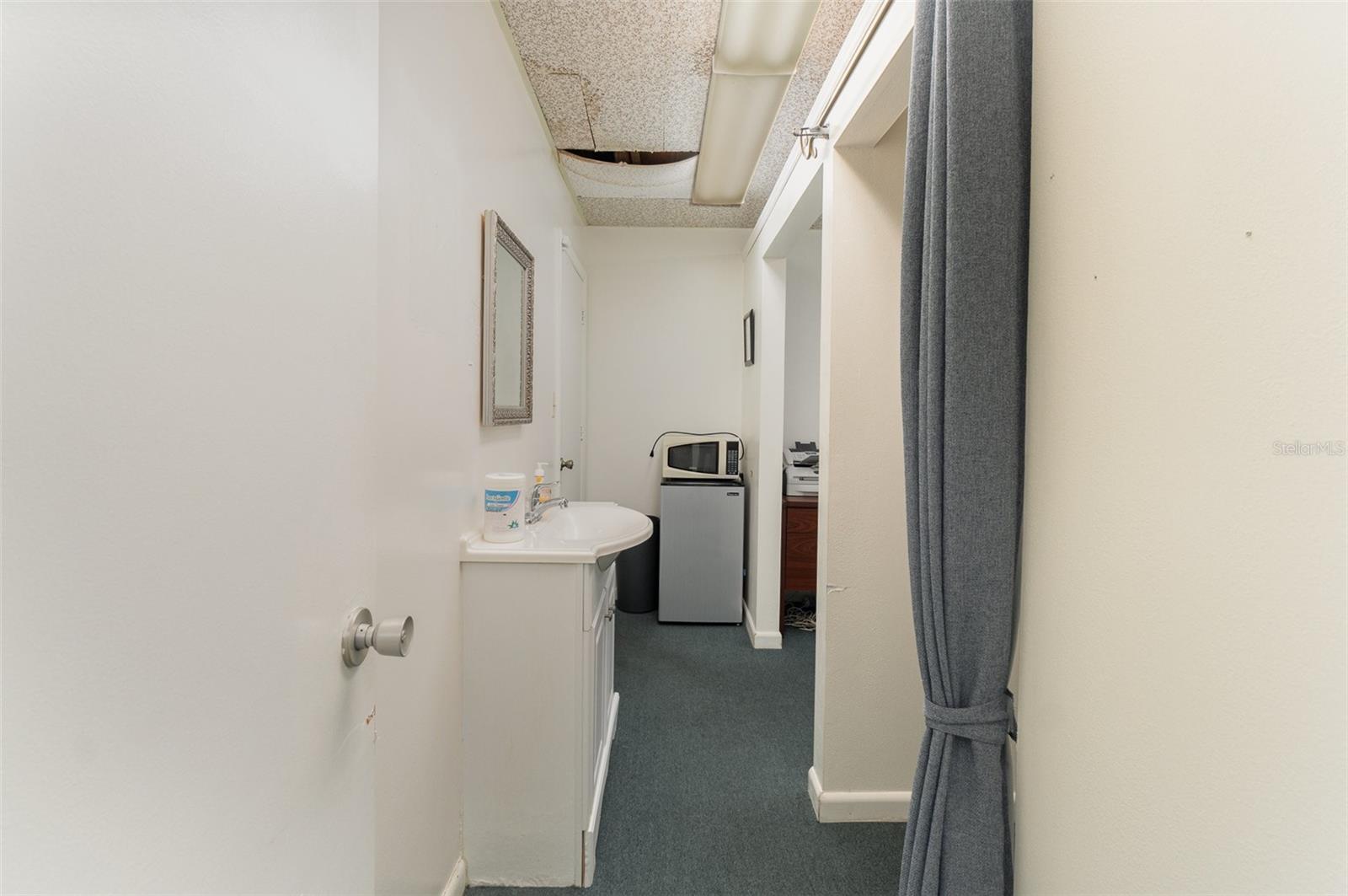 SILVER STAR TERRACE - Commercial Lease