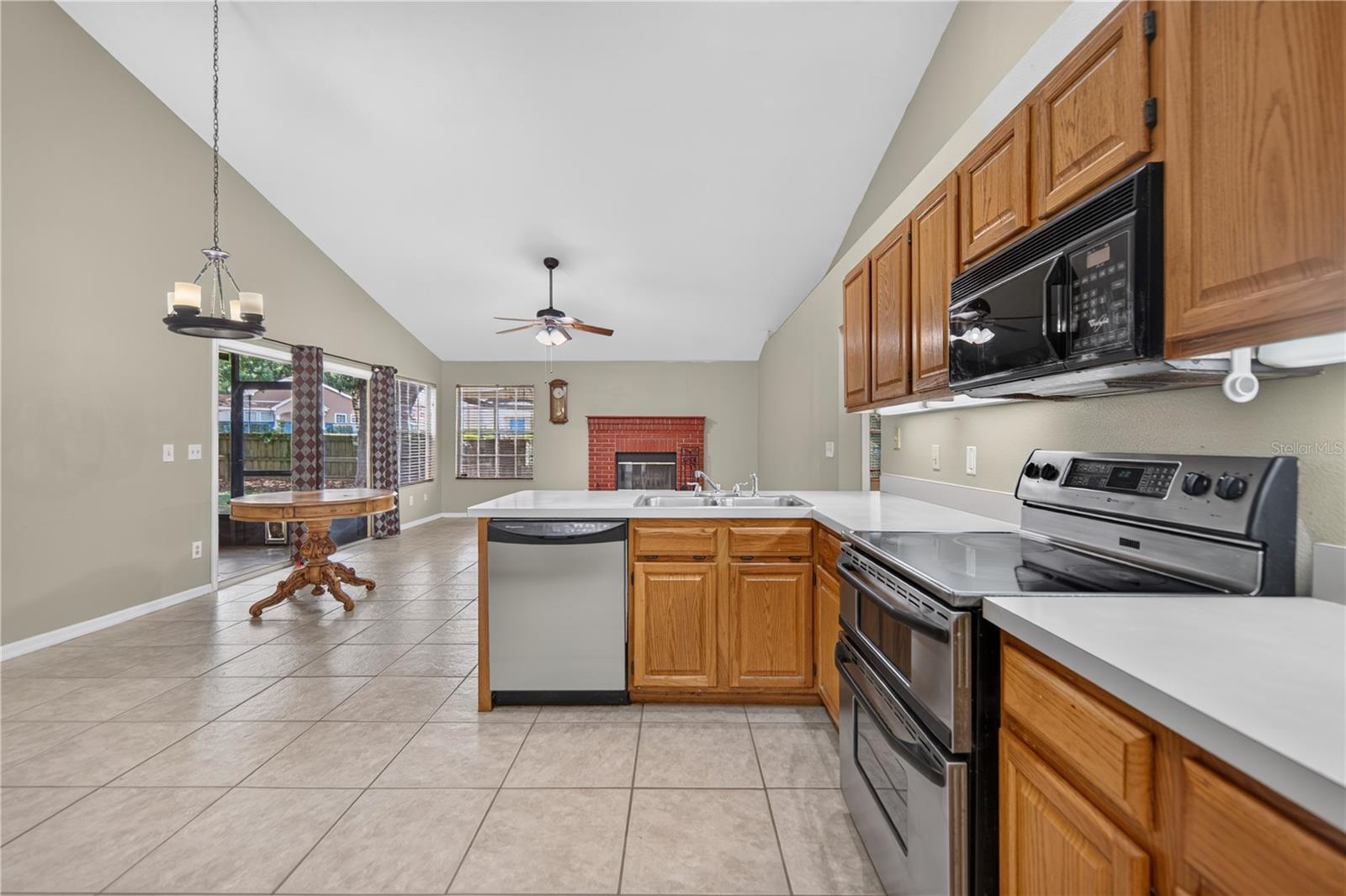 PEMBROOKE - Residential
