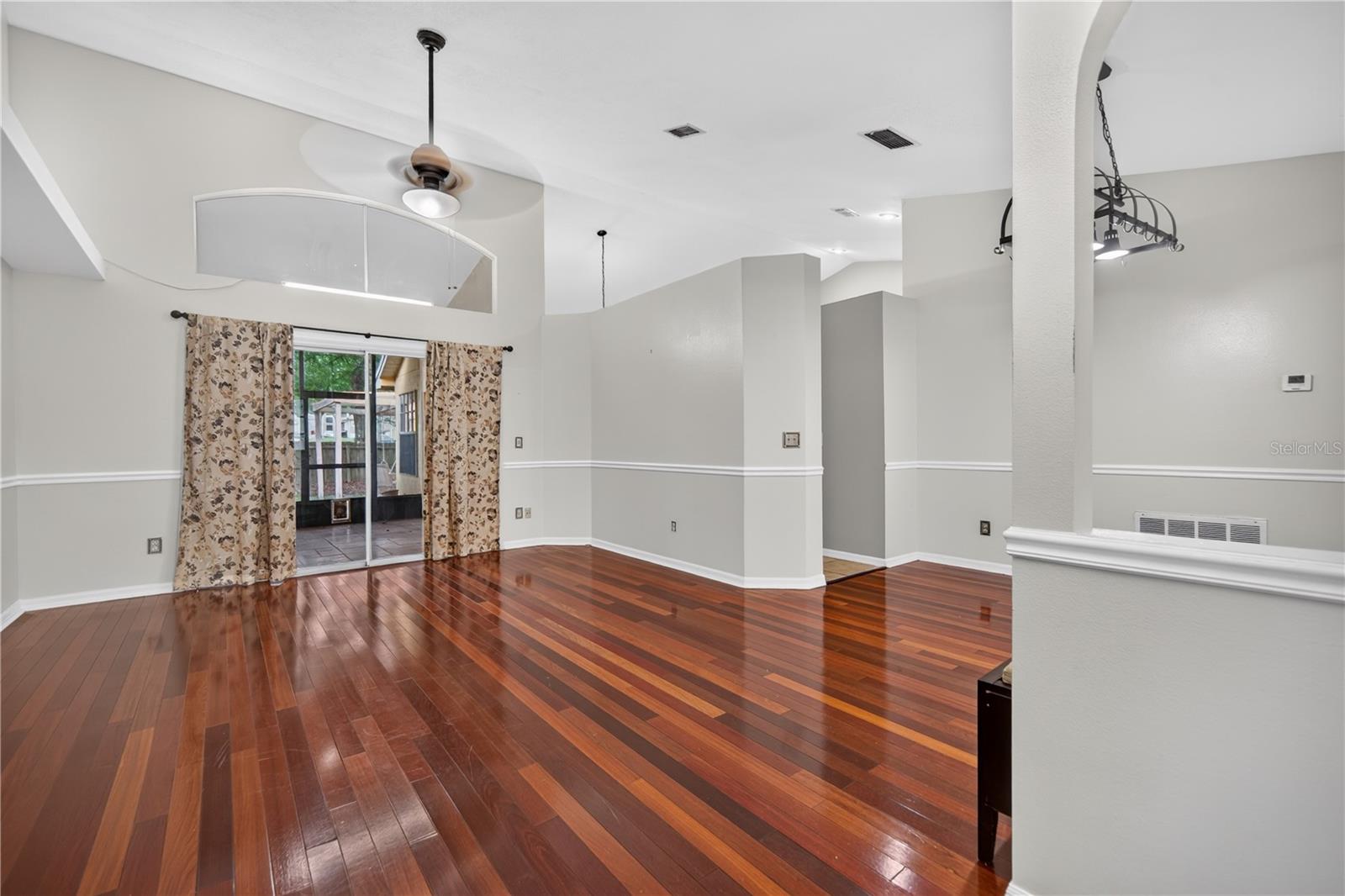 PEMBROOKE - Residential
