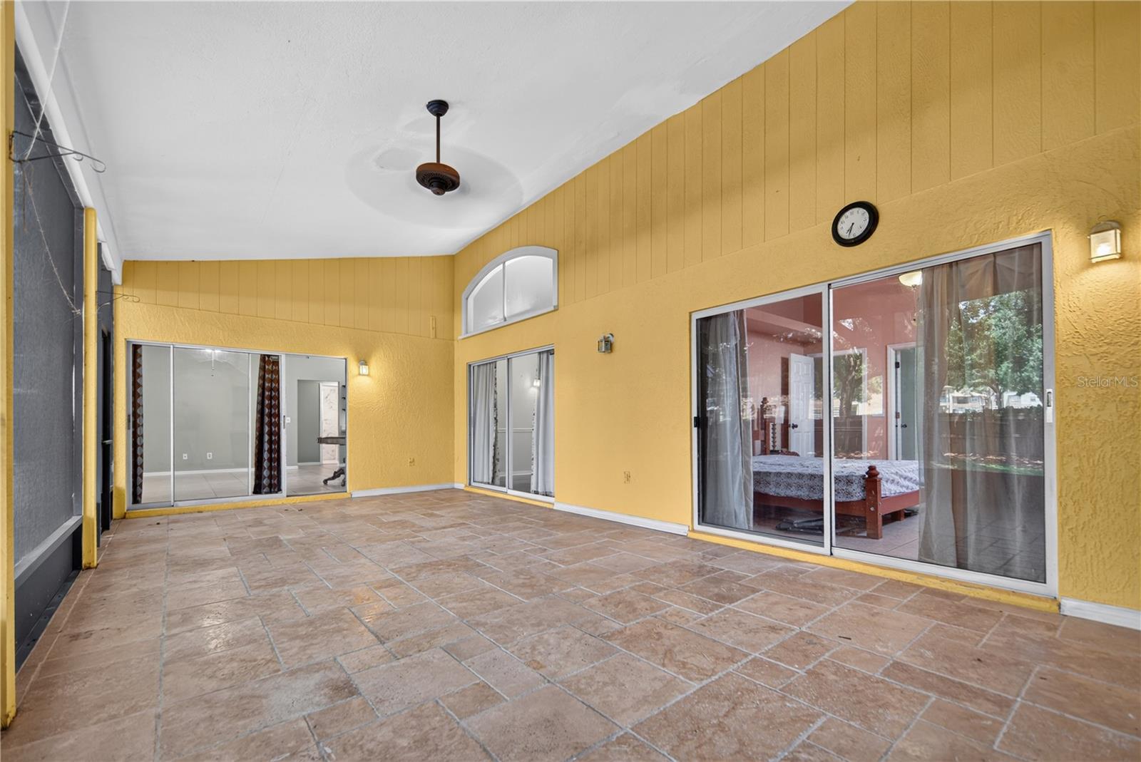 PEMBROOKE - Residential
