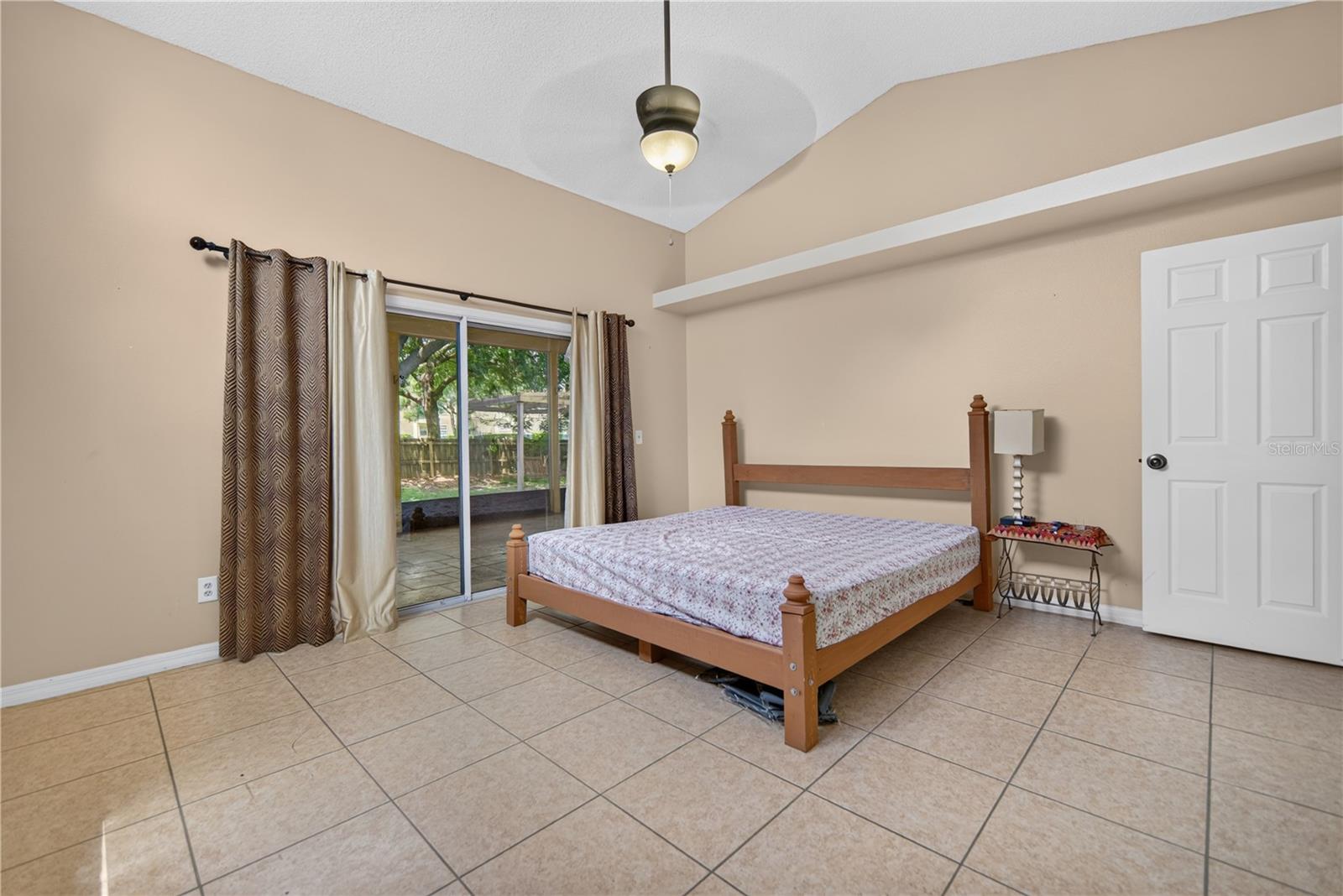 PEMBROOKE - Residential