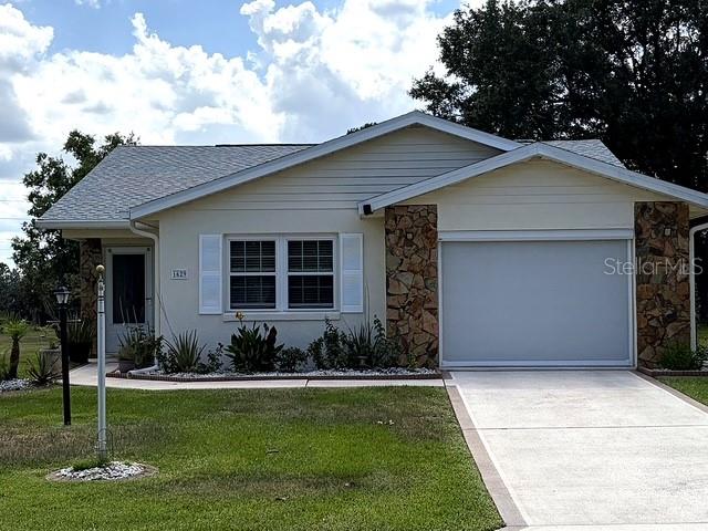 Welcome to this beautifully maintained, FULLY FURNISHED home located in the desirable 55+ community of Willow Gate in Sebring, Florida! Offering 2 bedrooms, 2 bathrooms, and a spacious layout, this move-in ready home is perfect for those seeking peaceful, low-maintenance living in a friendly and active community. Step inside to find a bright and inviting interior featuring updated kitchen finishes, upgraded flooring, and plenty of natural light throughout. Enjoy added privacy with no rear neighbors, creating the perfect setting for relaxing mornings and quiet evenings. This home also features a spacious Florida room, perfect for entertaining, relaxing, or enjoying the beautiful Florida weather year-round. Major updates include a new roof in 2025 for added peace of mind. Residents of Willow Gate enjoy access to community amenities including a clubhouse, pool, and social activities. Conveniently located near shopping, dining, golf courses, medical facilities, and everything Sebring has available. Whether you are looking for a full-time residence or seasonal Florida retreat, this home is ready for you to make it your own. Schedule your private tour today!