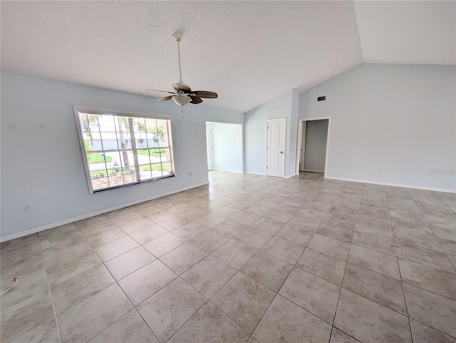 BAY LAKE ESTATES PH I - Residential Lease