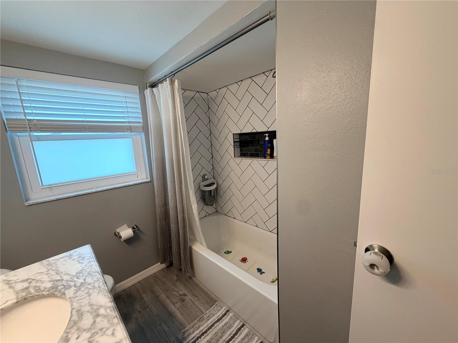 JASMINE LAKES - Residential