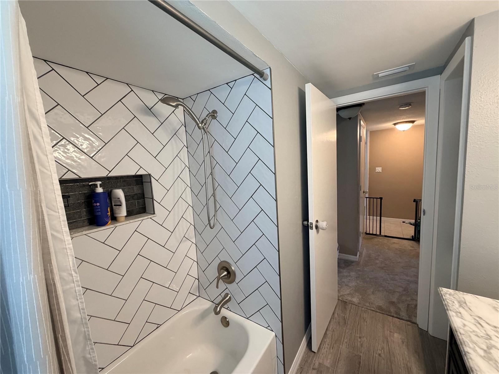 JASMINE LAKES - Residential