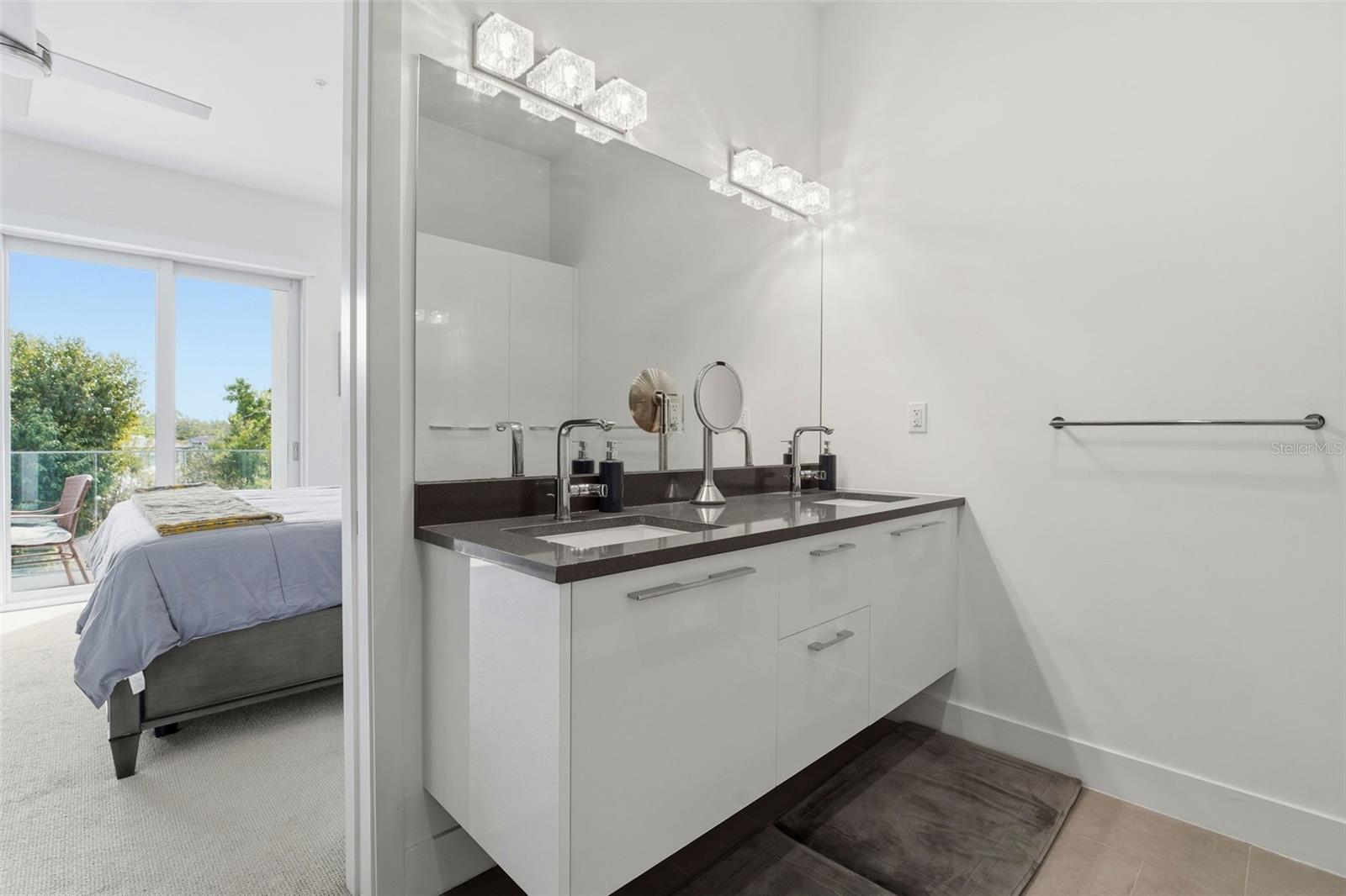 TOWNHOMES/ORANGE CLUB - Residential