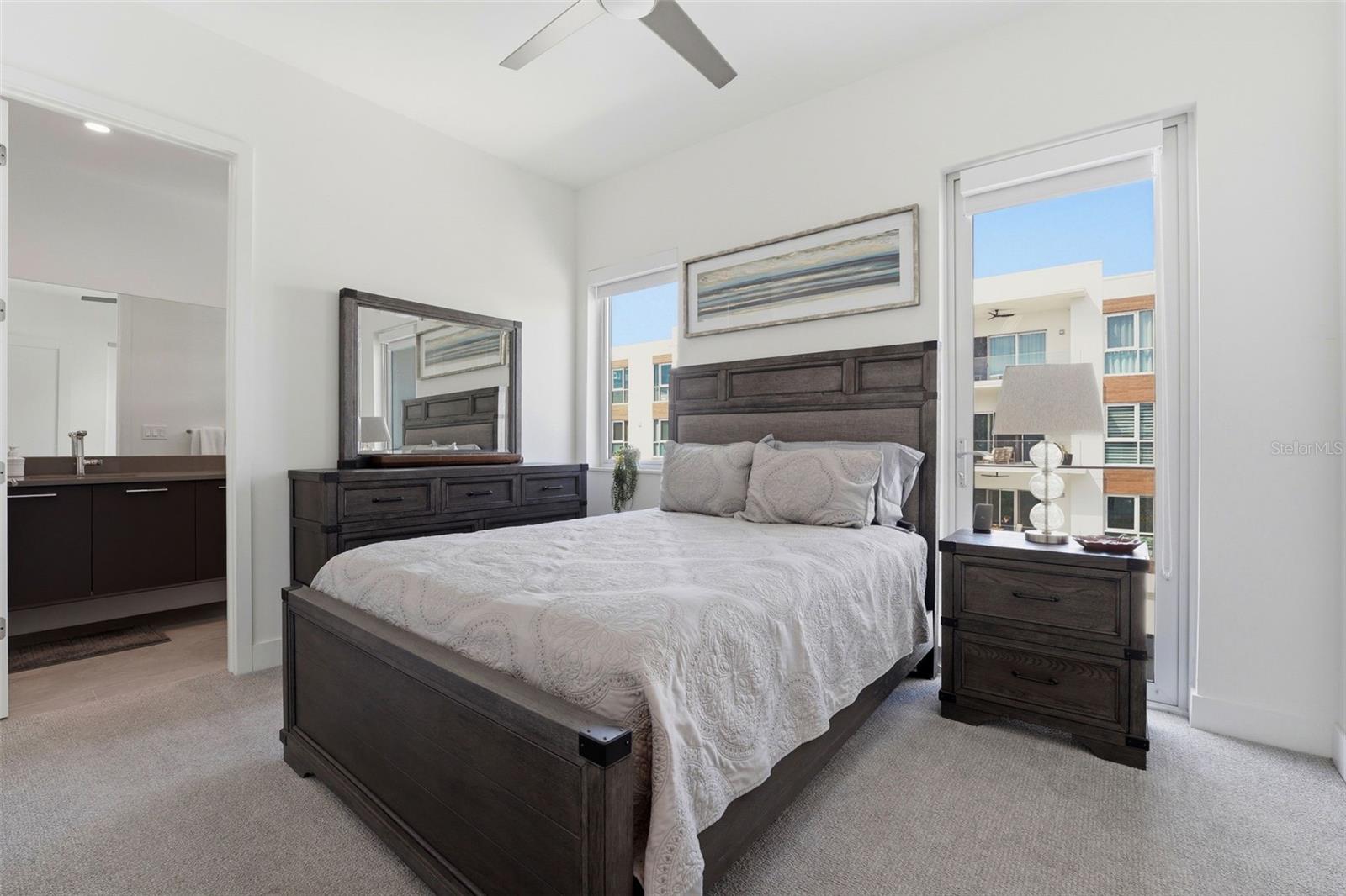 TOWNHOMES/ORANGE CLUB - Residential