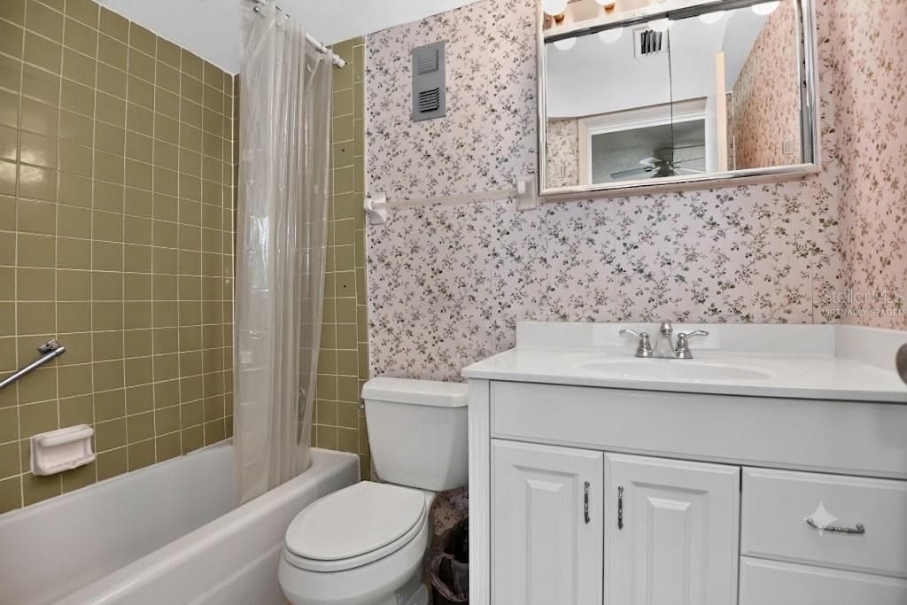 RIVERSIDE CONDO - Residential