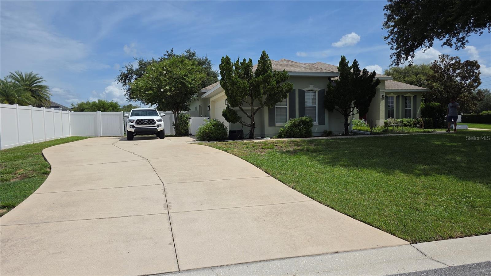 APIARY POINTE SUB - Residential