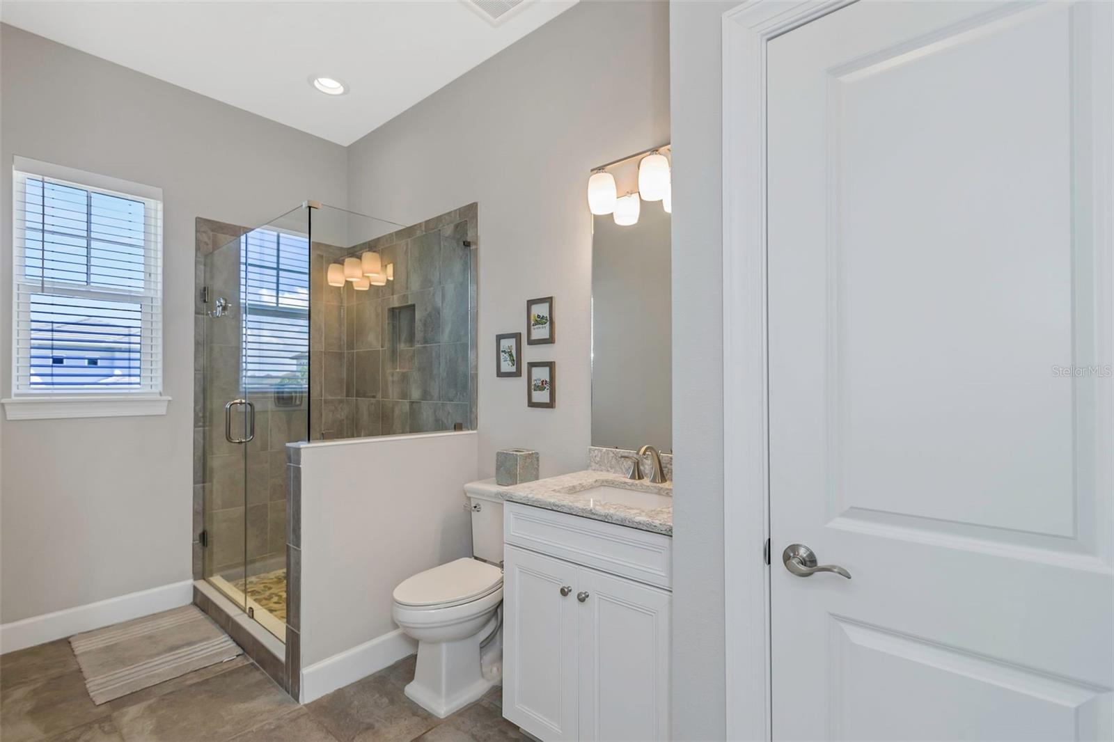 COVE/ROCKY POINT - Residential Lease