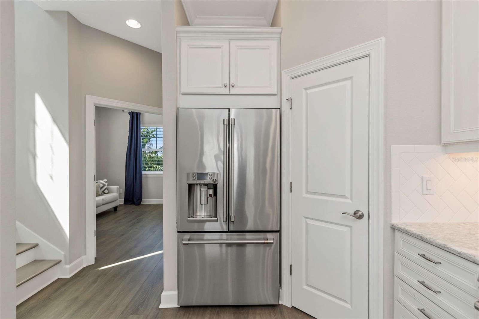 COVE/ROCKY POINT - Residential Lease