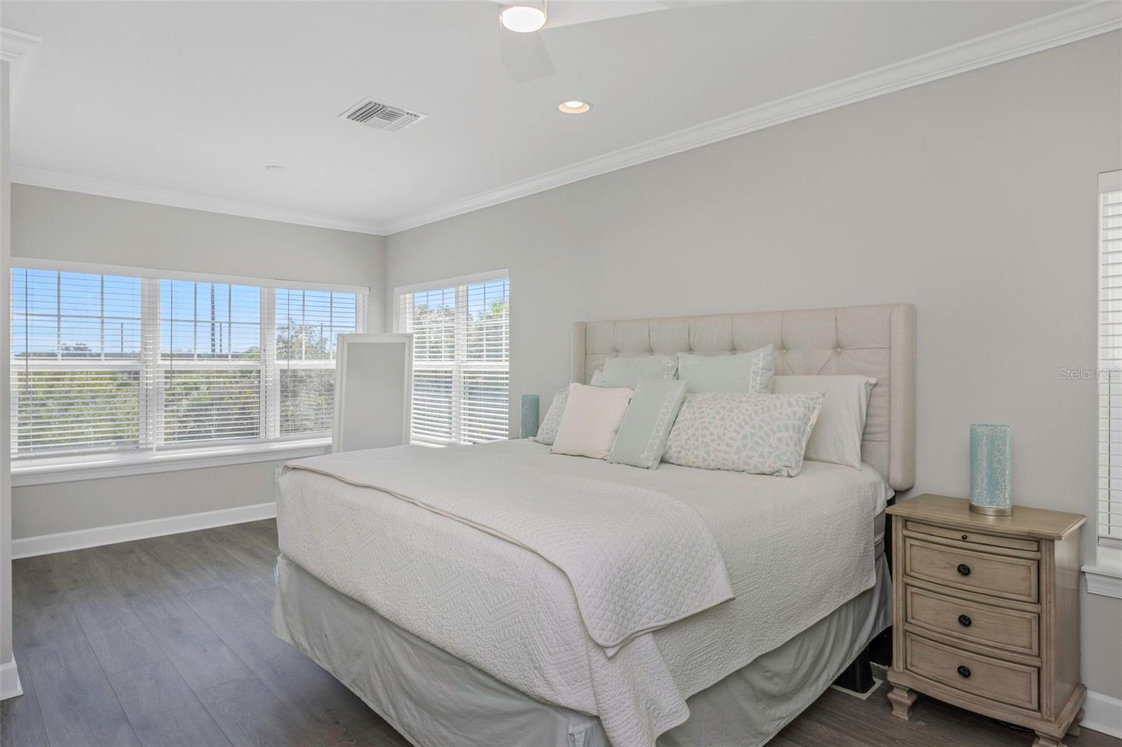 COVE/ROCKY POINT - Residential Lease