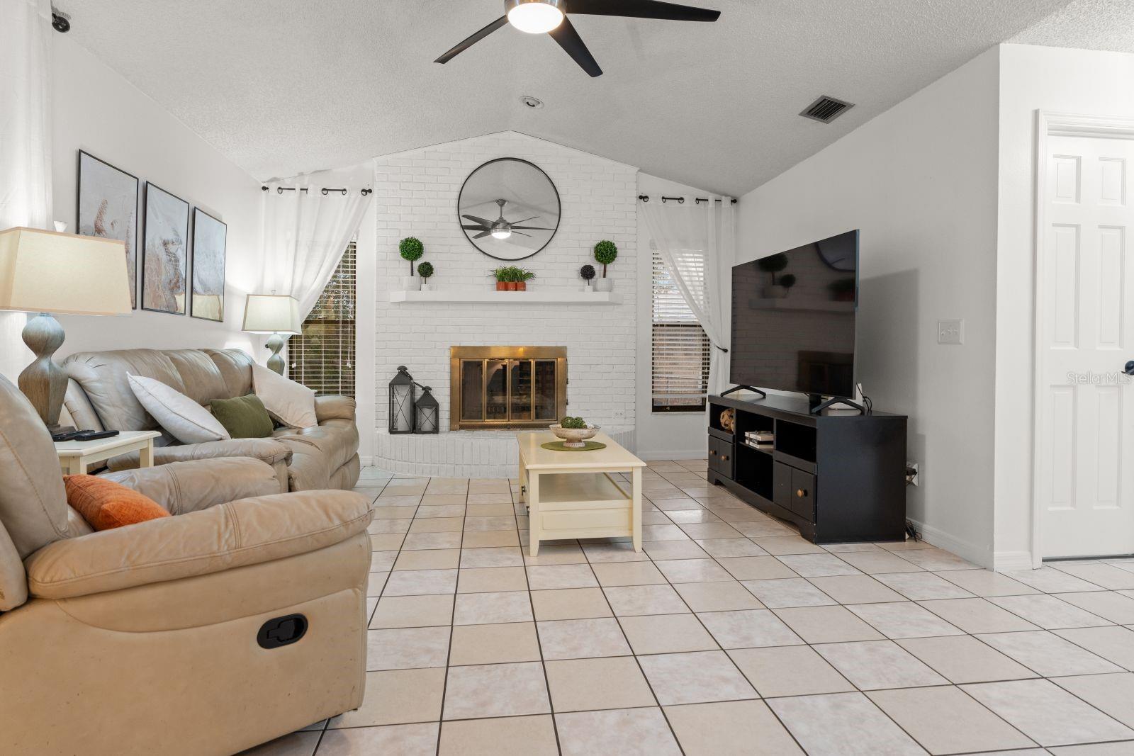 DELTONA LAKES UNIT 03 - Residential