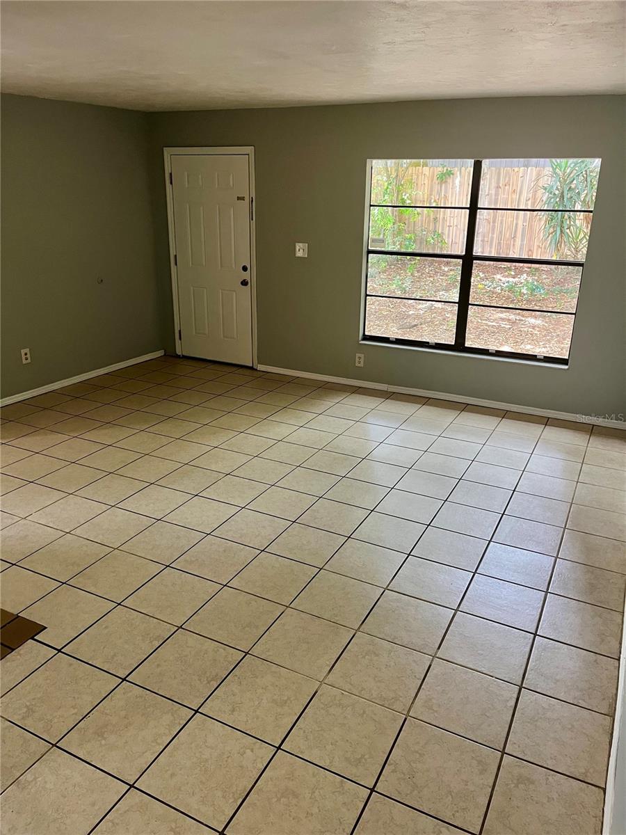 PHOENIX SUB PH II NAPIER GRT - Residential Lease