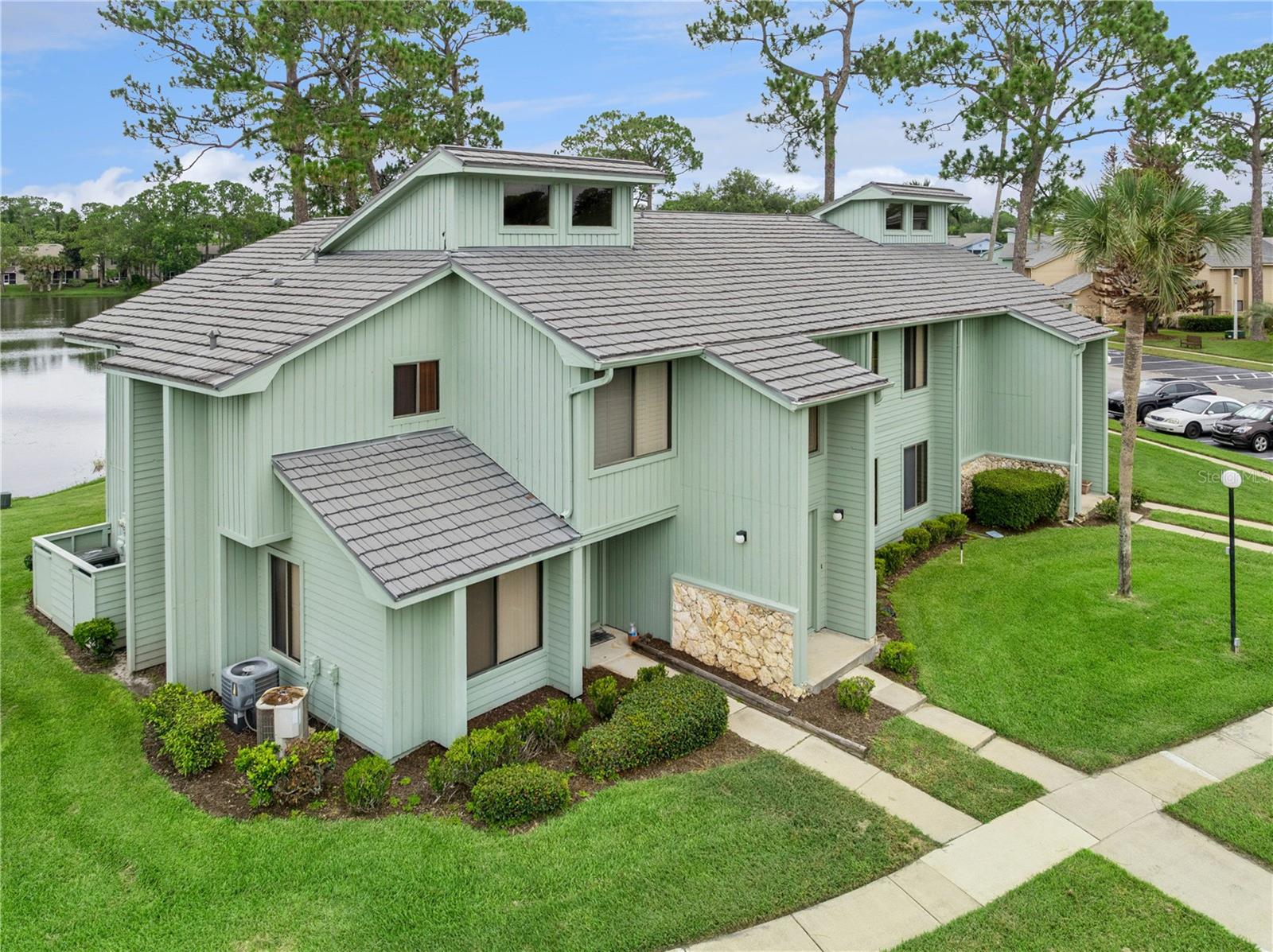 SANDPIPER LAKE AT PELICAN BAY CONDO PH 02-05 - Residential