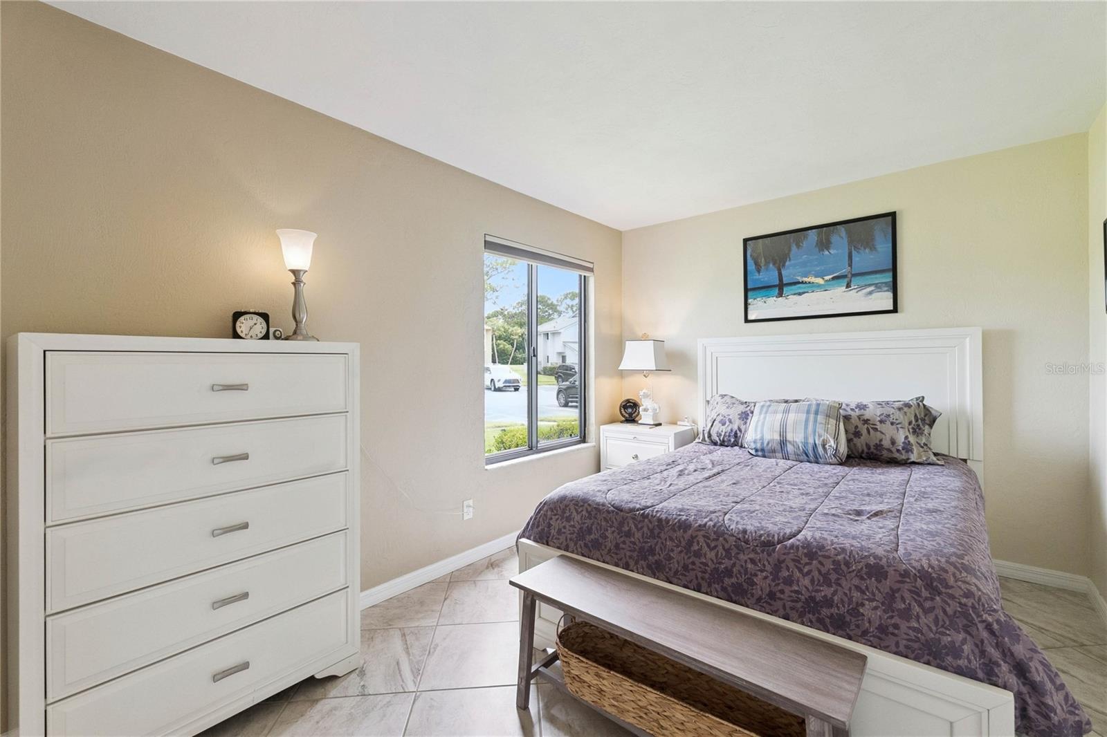 SANDPIPER LAKE AT PELICAN BAY CONDO PH 02-05 - Residential