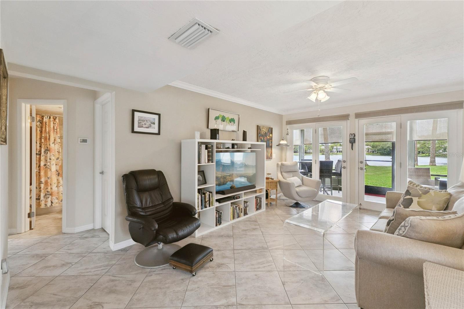 SANDPIPER LAKE AT PELICAN BAY CONDO PH 02-05 - Residential