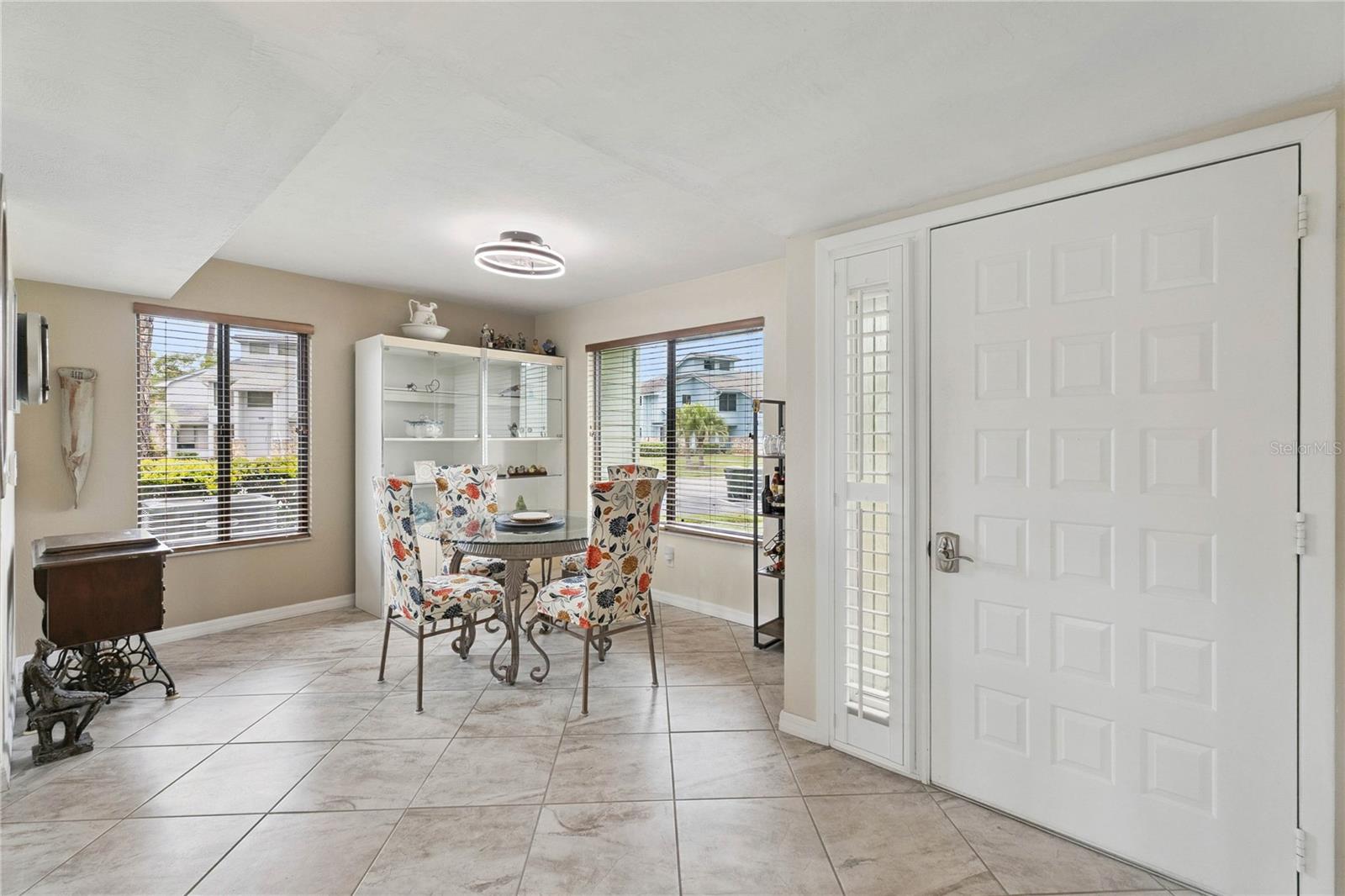SANDPIPER LAKE AT PELICAN BAY CONDO PH 02-05 - Residential