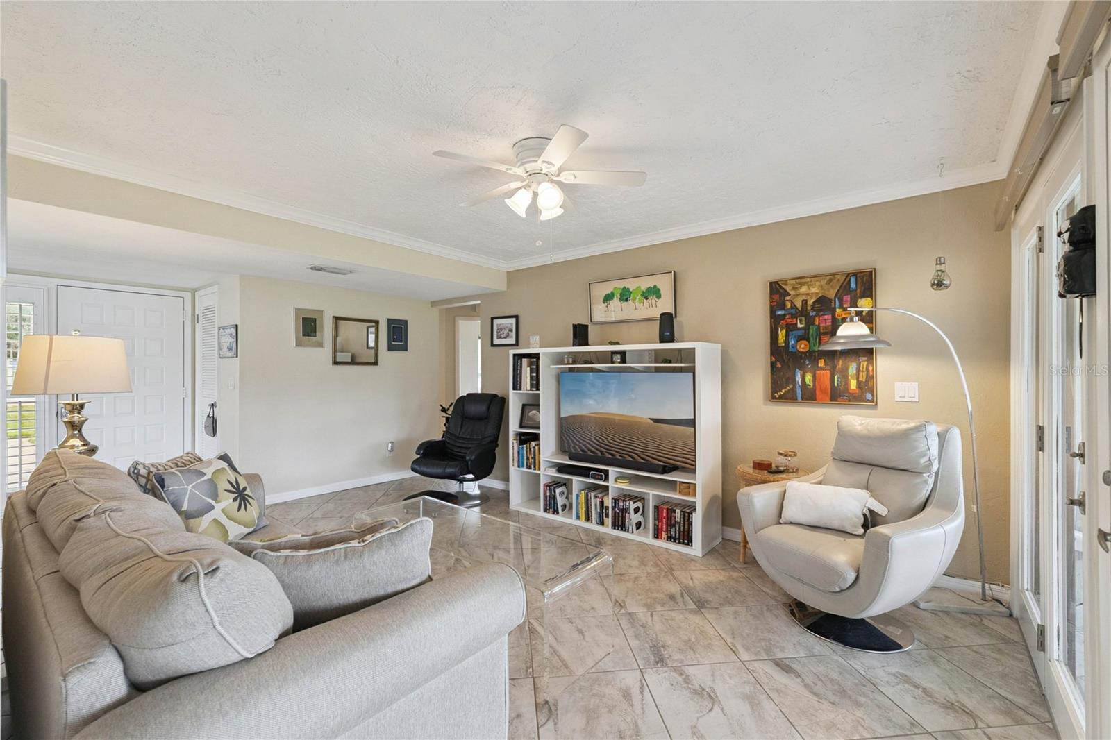 SANDPIPER LAKE AT PELICAN BAY CONDO PH 02-05 - Residential