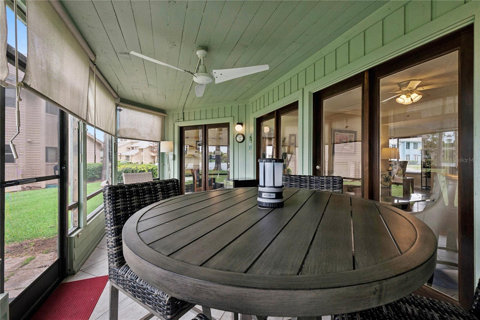 SANDPIPER LAKE AT PELICAN BAY CONDO PH 02-05 - Residential