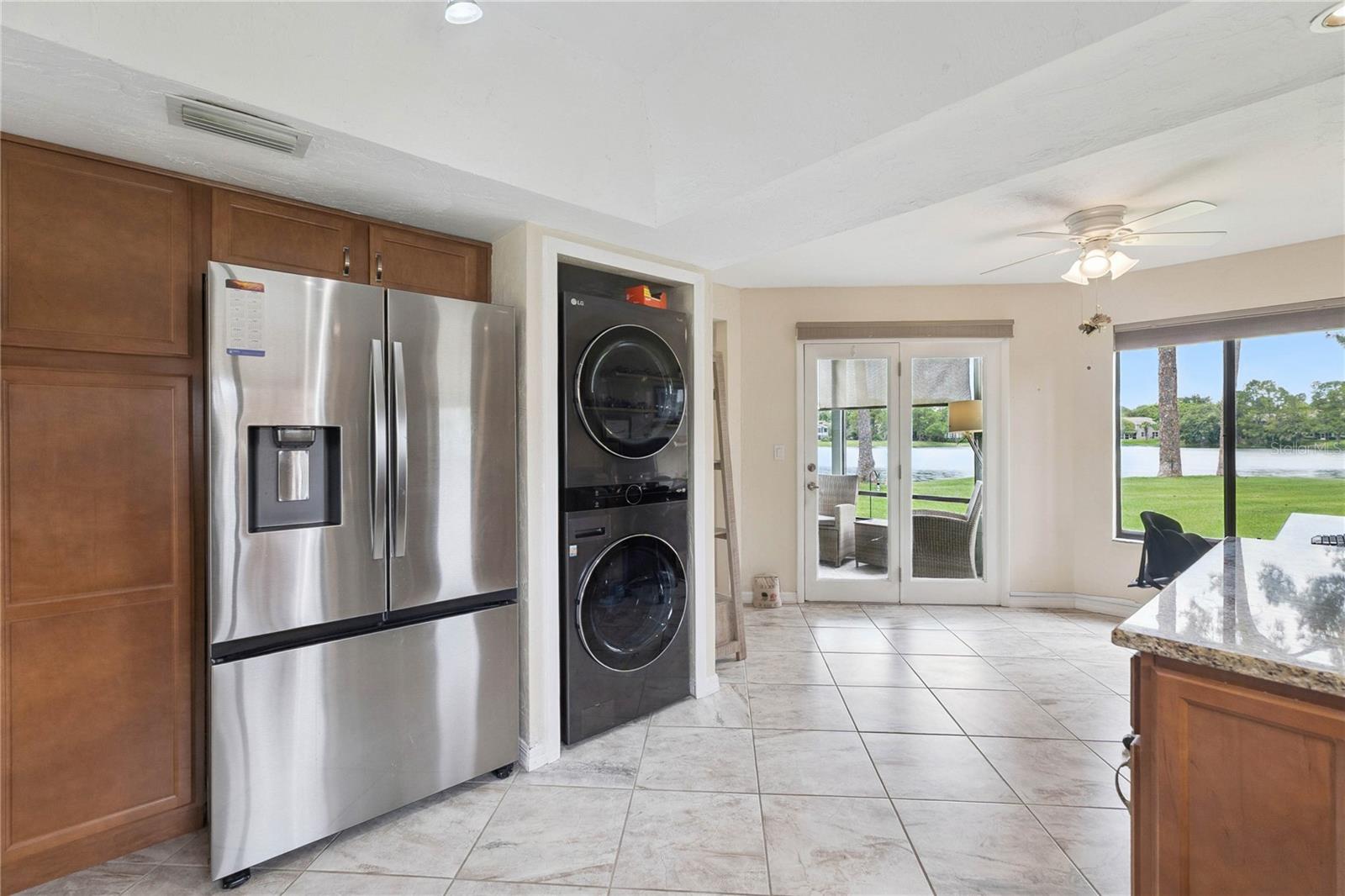 SANDPIPER LAKE AT PELICAN BAY CONDO PH 02-05 - Residential