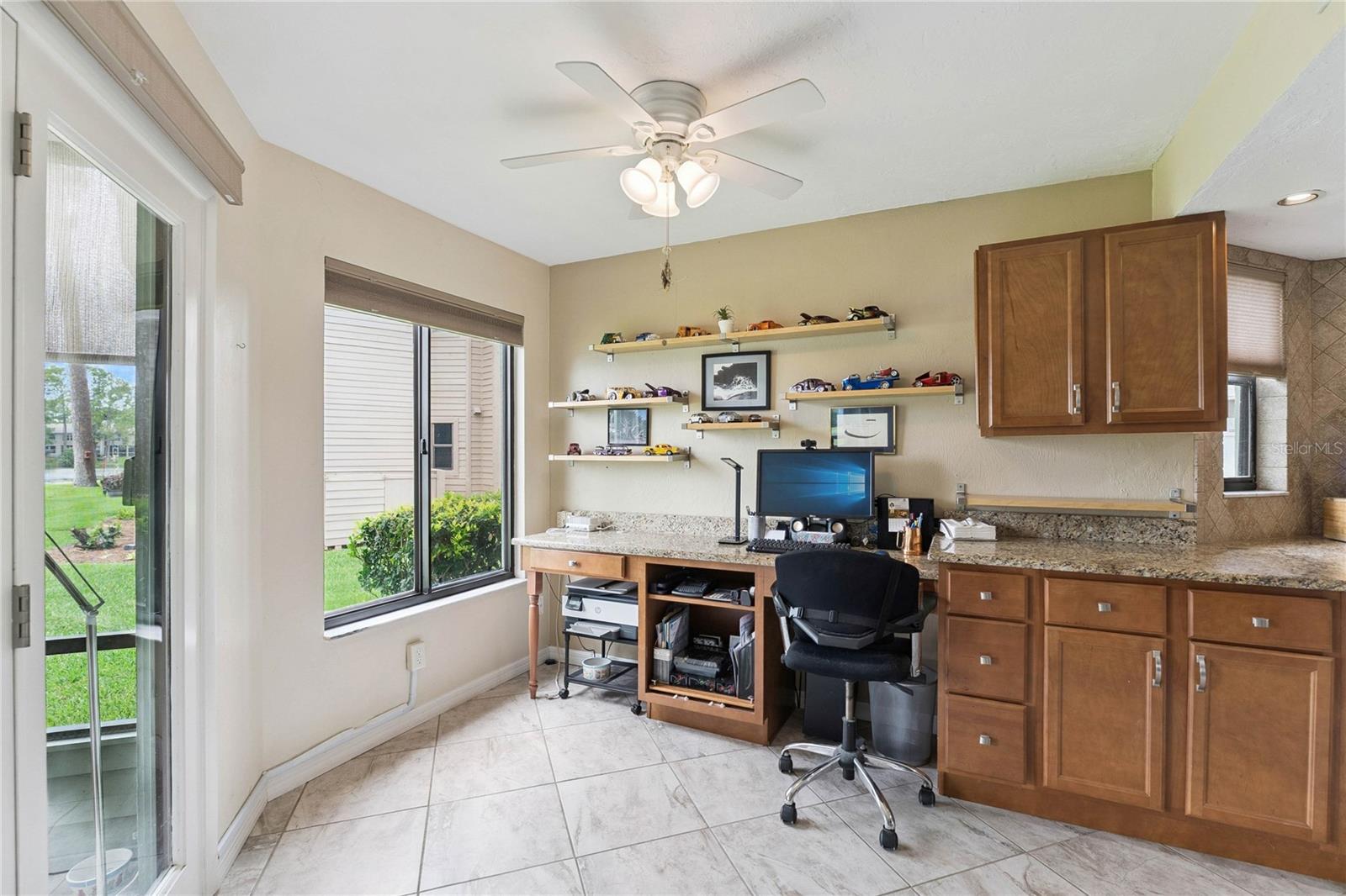 SANDPIPER LAKE AT PELICAN BAY CONDO PH 02-05 - Residential