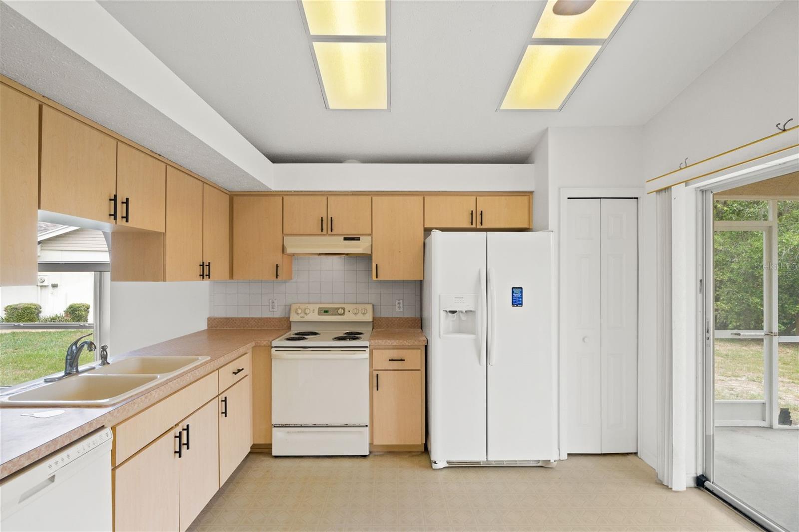 WOOD VIEW AT MEADOW OAKS - Residential