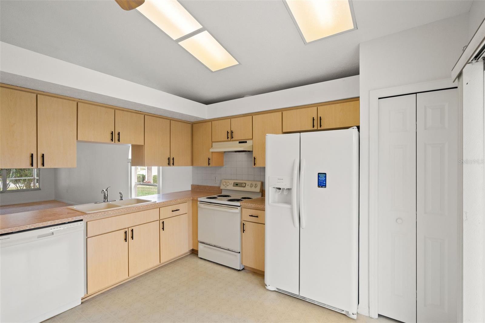 WOOD VIEW AT MEADOW OAKS - Residential