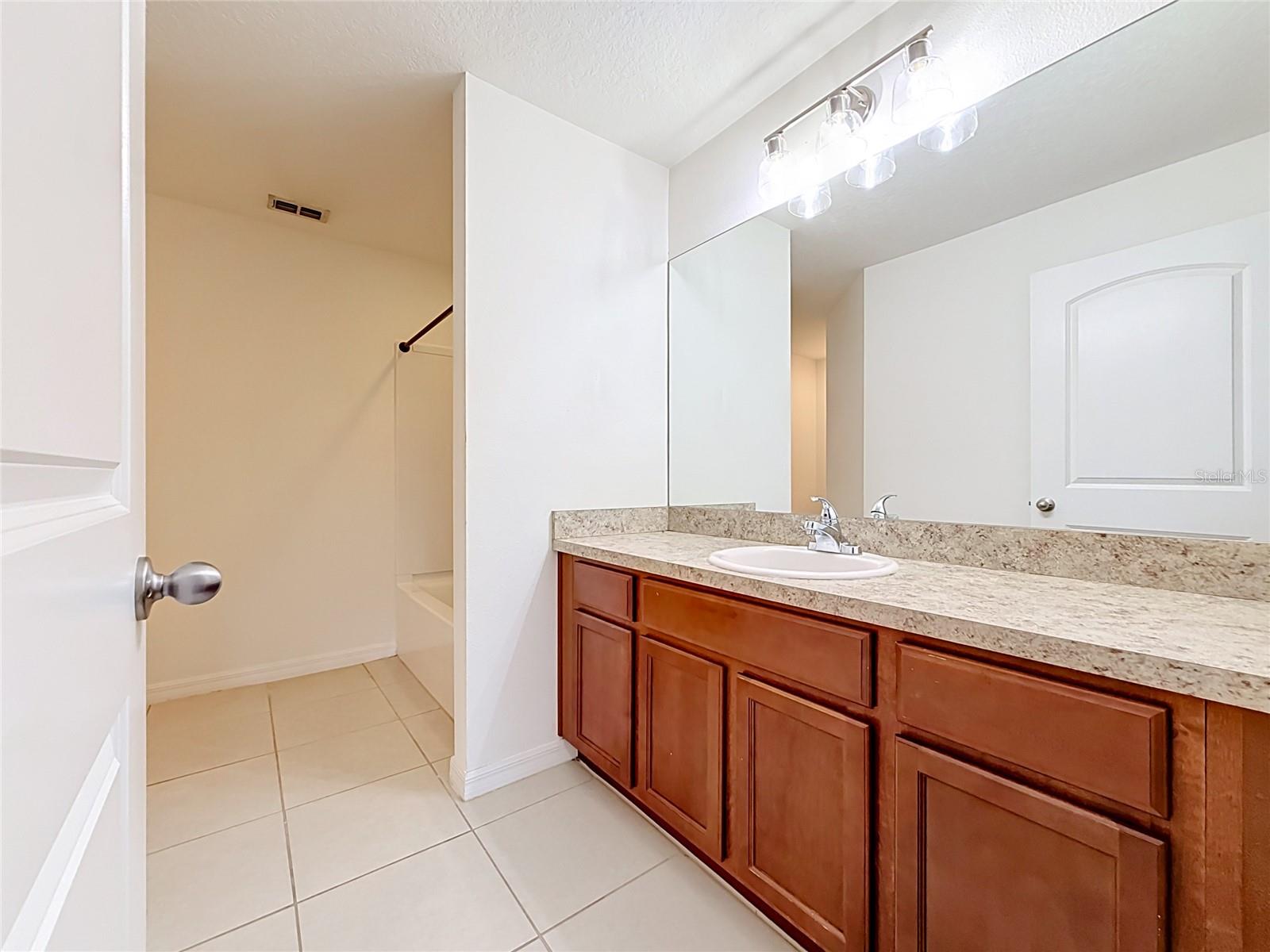 TAVARES GROVES AT BAYTREE PH 04 - Residential