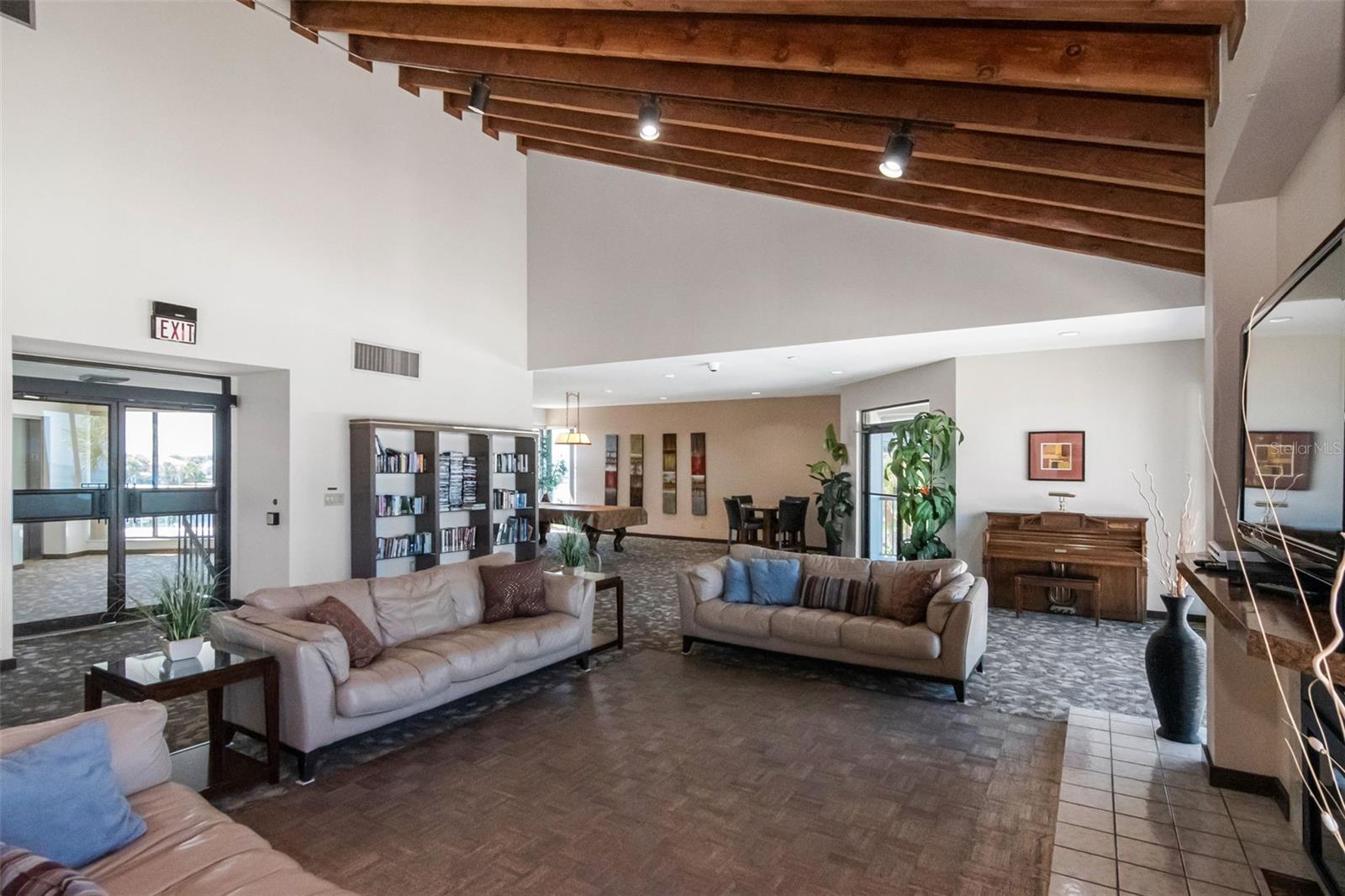 DANS ISLAND ON SAND KEY CONDO - Residential
