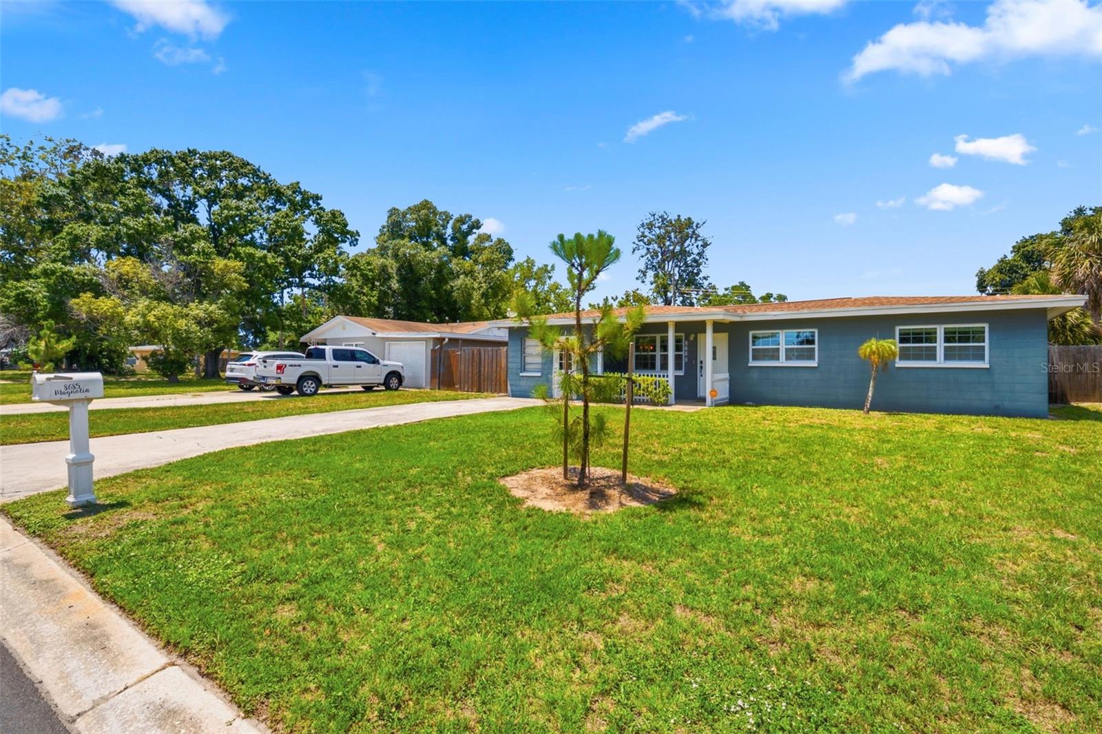 CROSS BAYOU ESTATES 4TH ADD - Residential