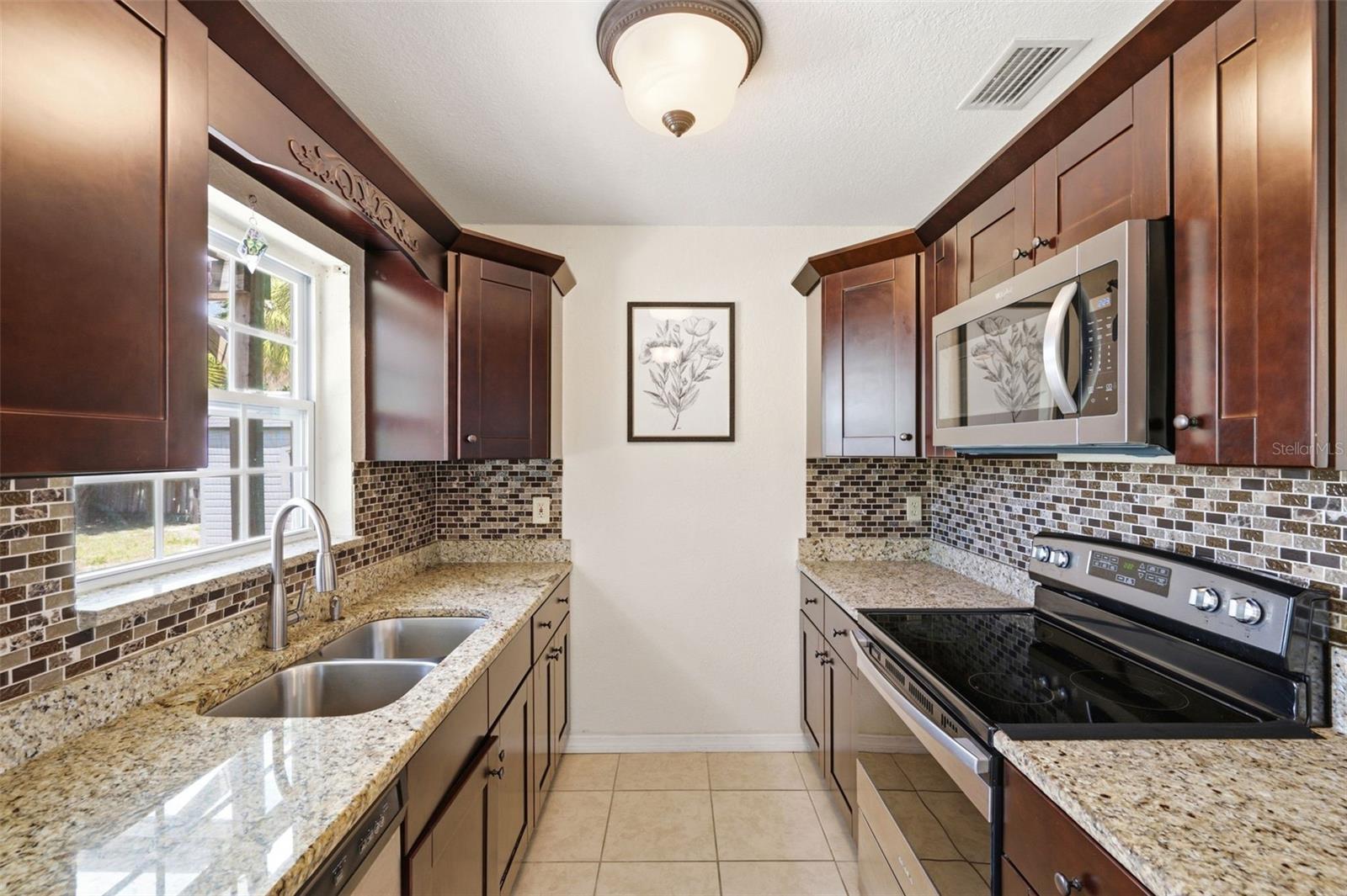 CROSS BAYOU ESTATES 4TH ADD - Residential