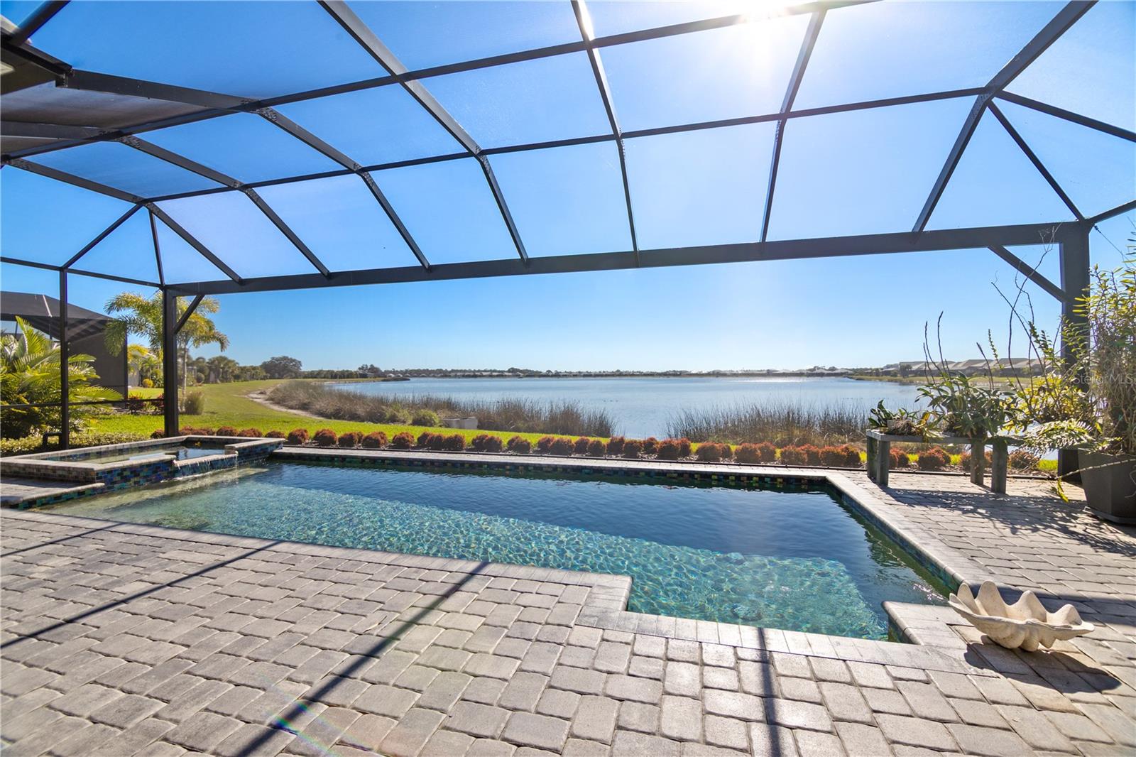 LAKEHOUSE COVE/WATERSIDE PH 2 - Residential