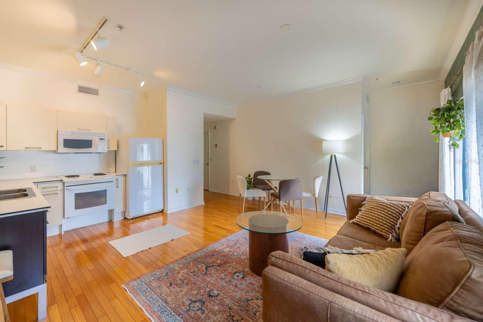 LOFTS AT WEST UNIVERSITY - Residential