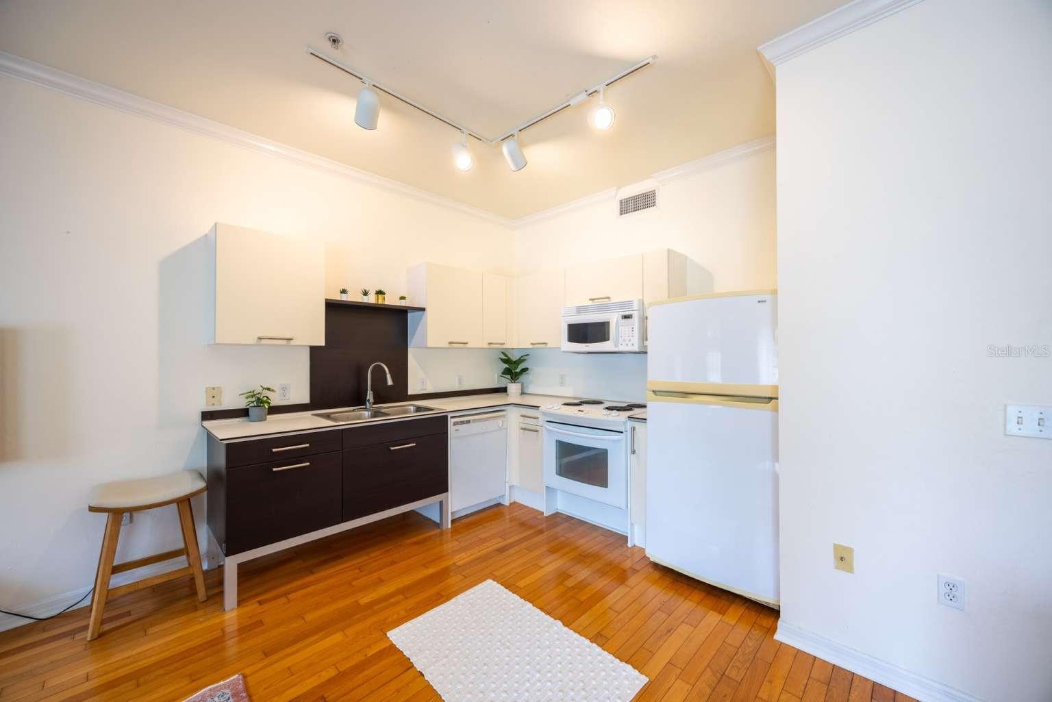 LOFTS AT WEST UNIVERSITY - Residential