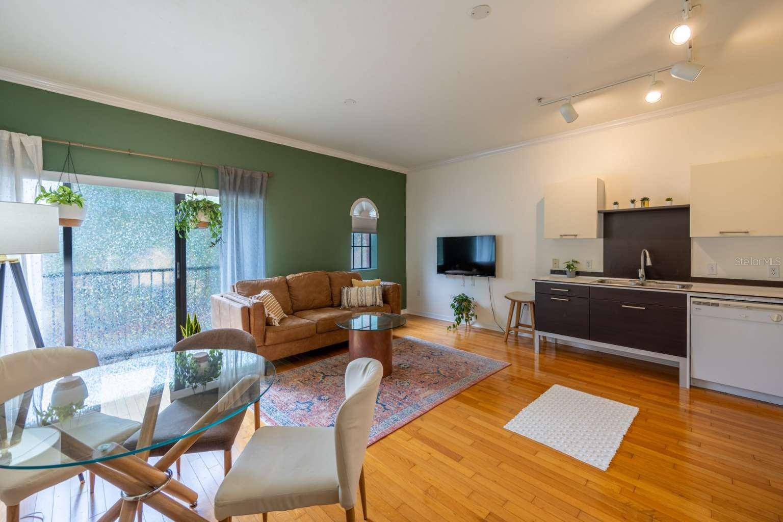 LOFTS AT WEST UNIVERSITY - Residential