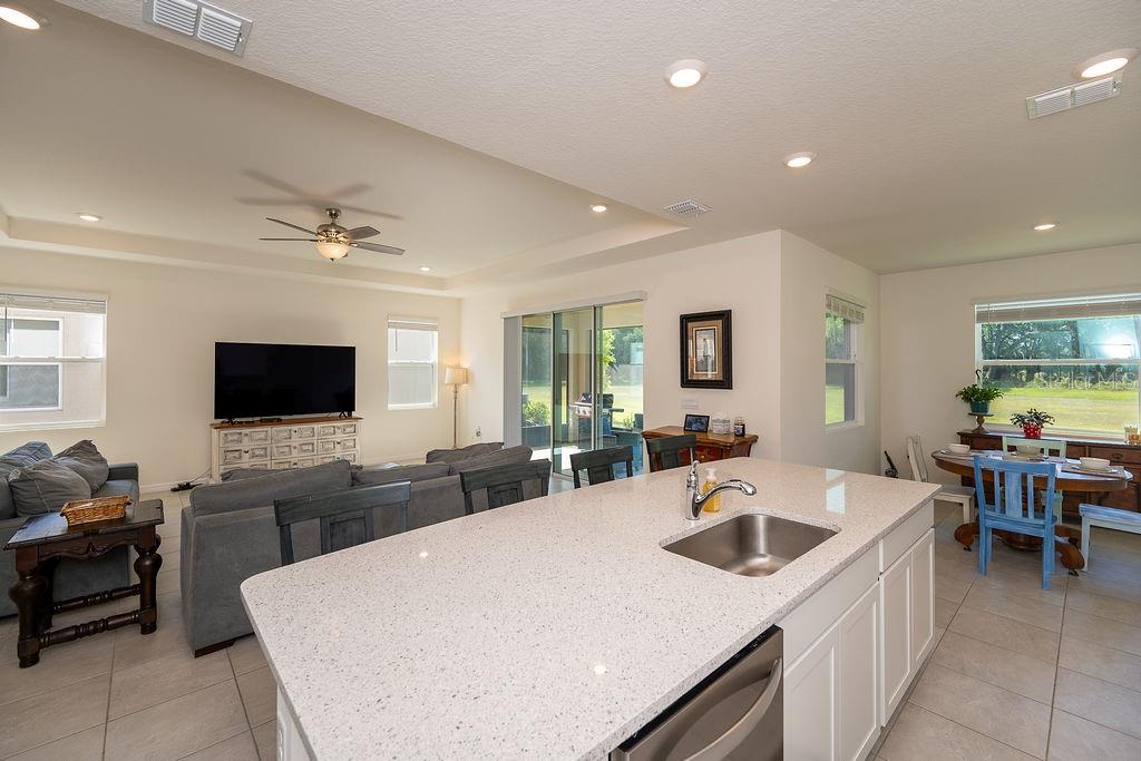 TWISTED OAKS - Residential